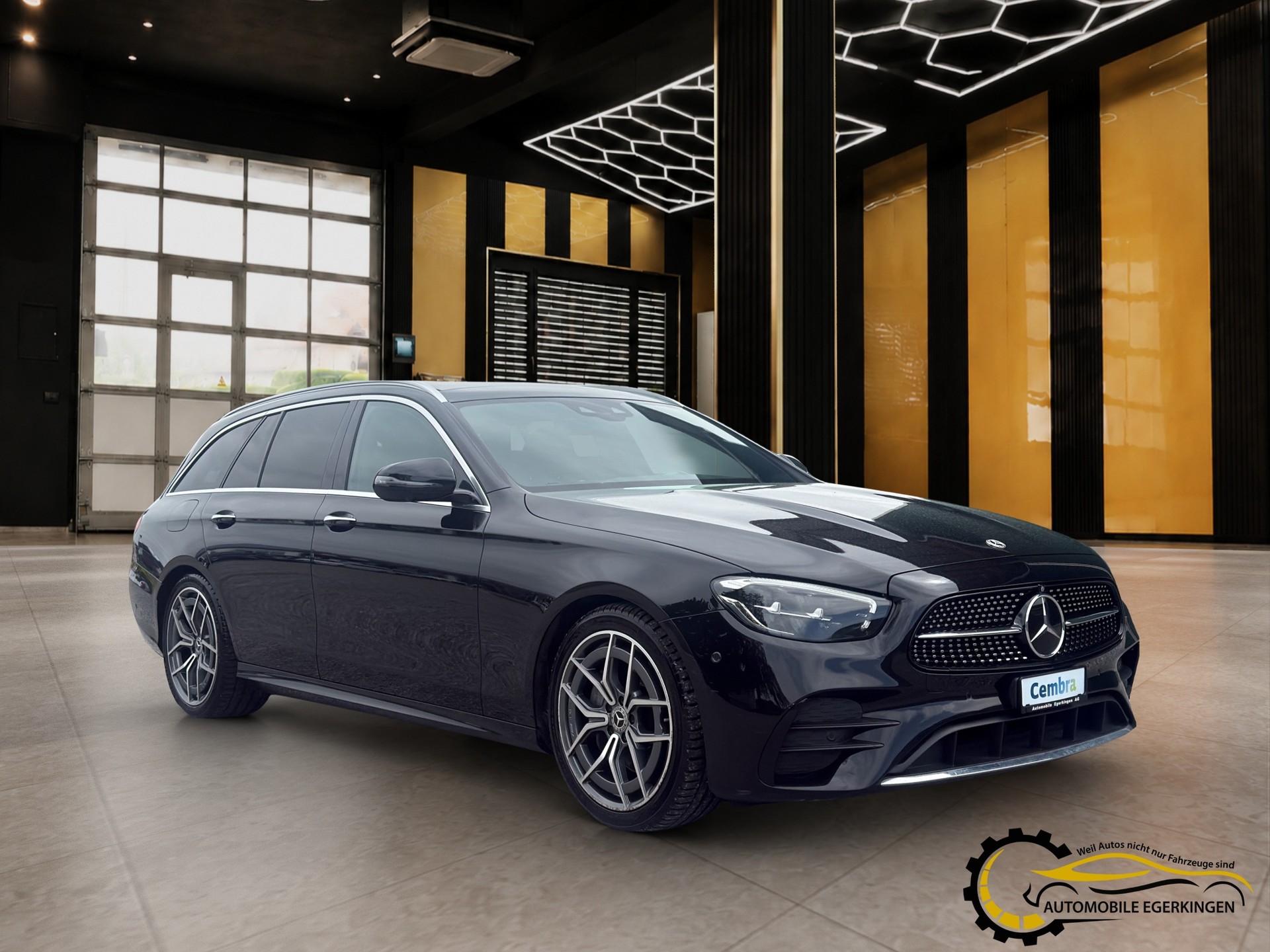 MERCEDES-BENZ E 220 d AMG Line 4matic Kombi-image-2