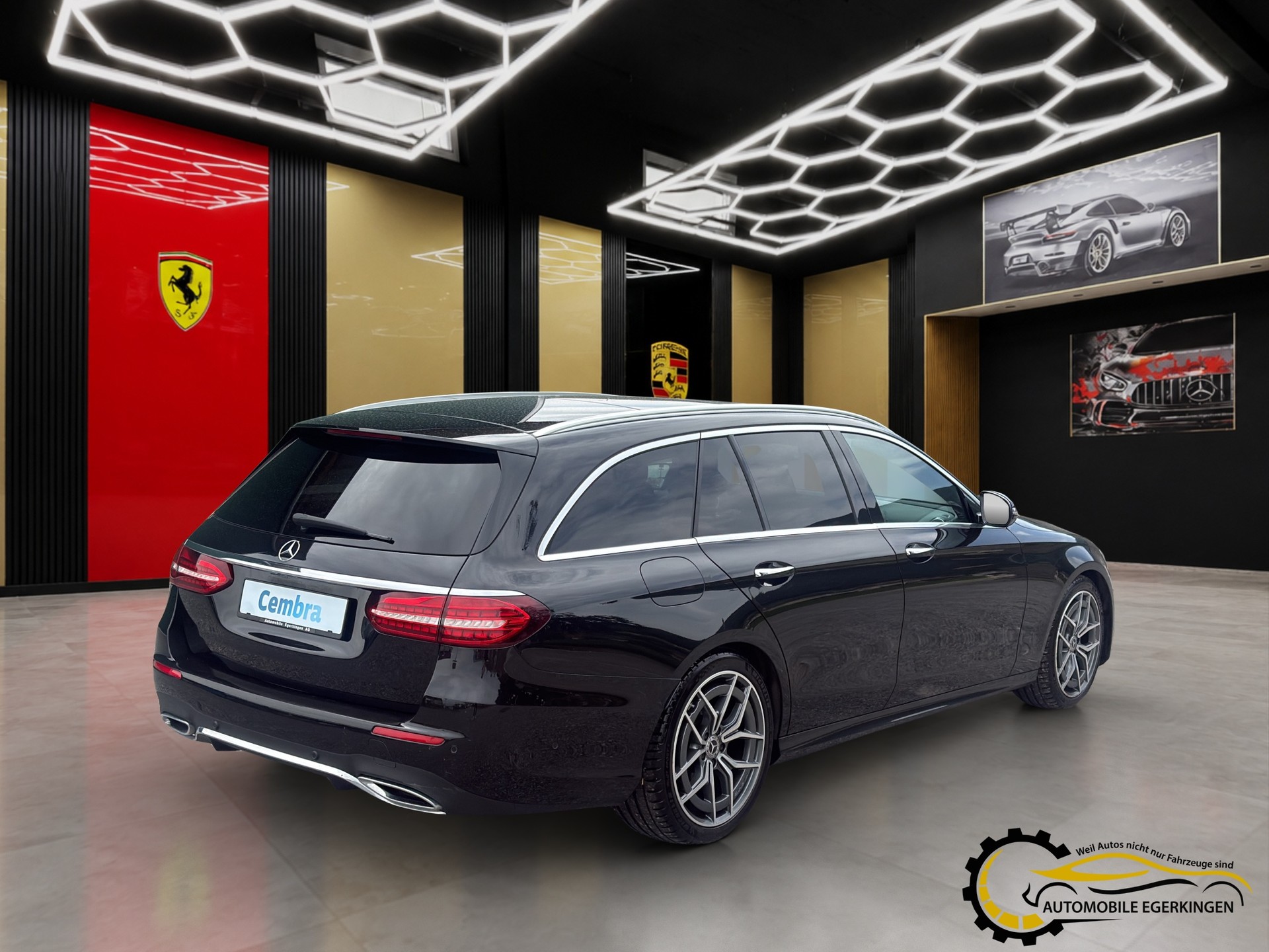 MERCEDES-BENZ E 220 d AMG Line 4matic Kombi-image-4