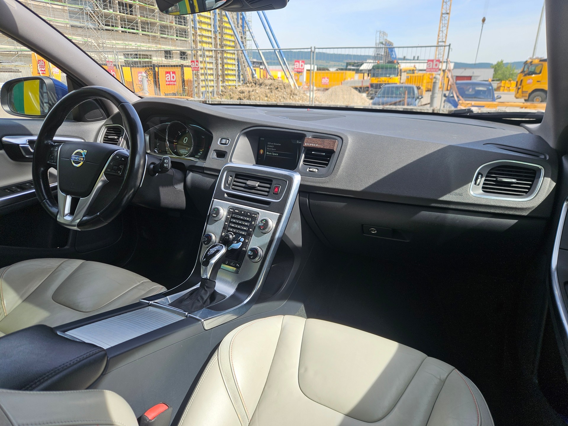 VOLVO V60 D5 OceanRace Geartronic-image-15