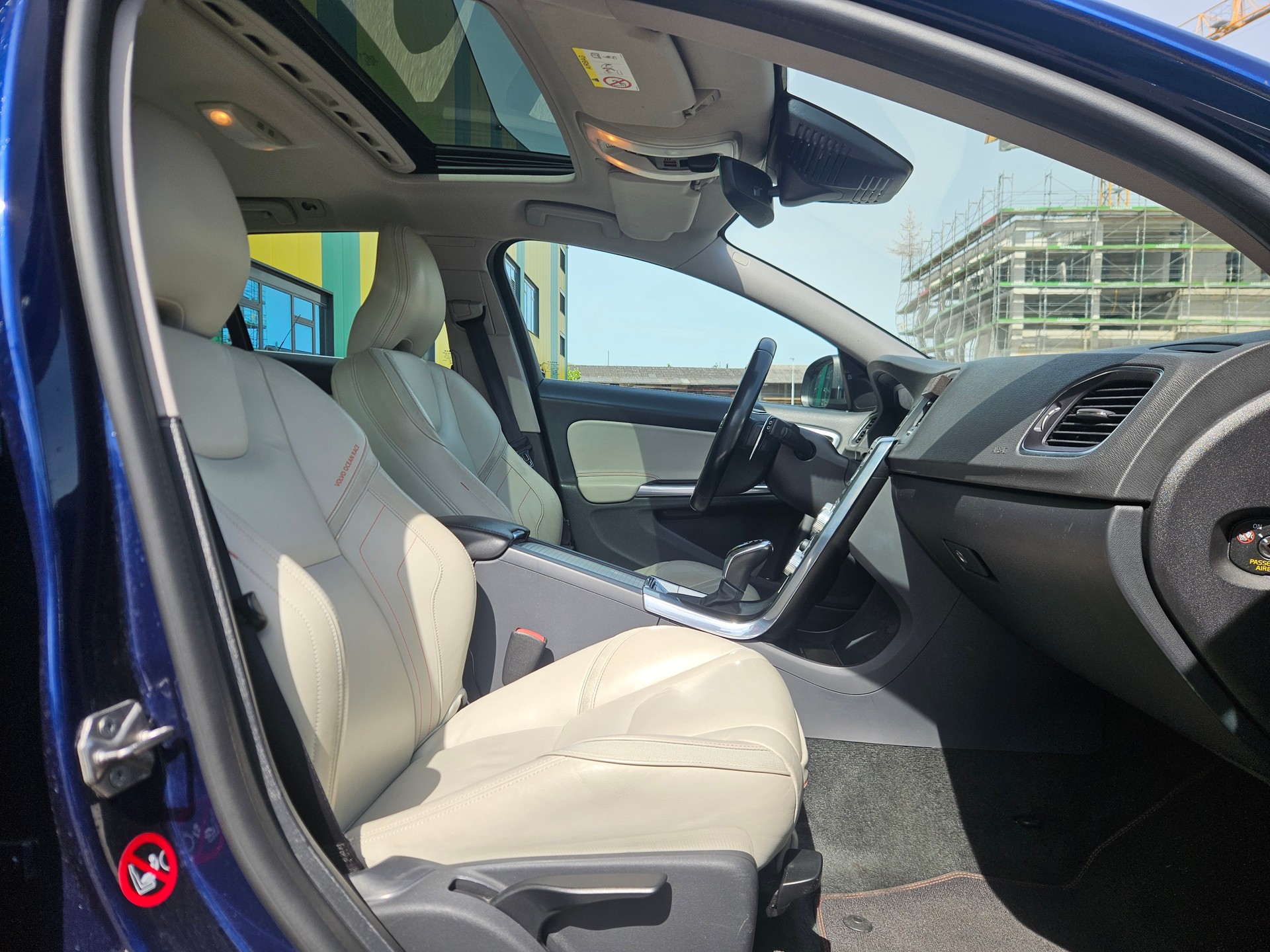 VOLVO V60 D5 OceanRace Geartronic-image-13