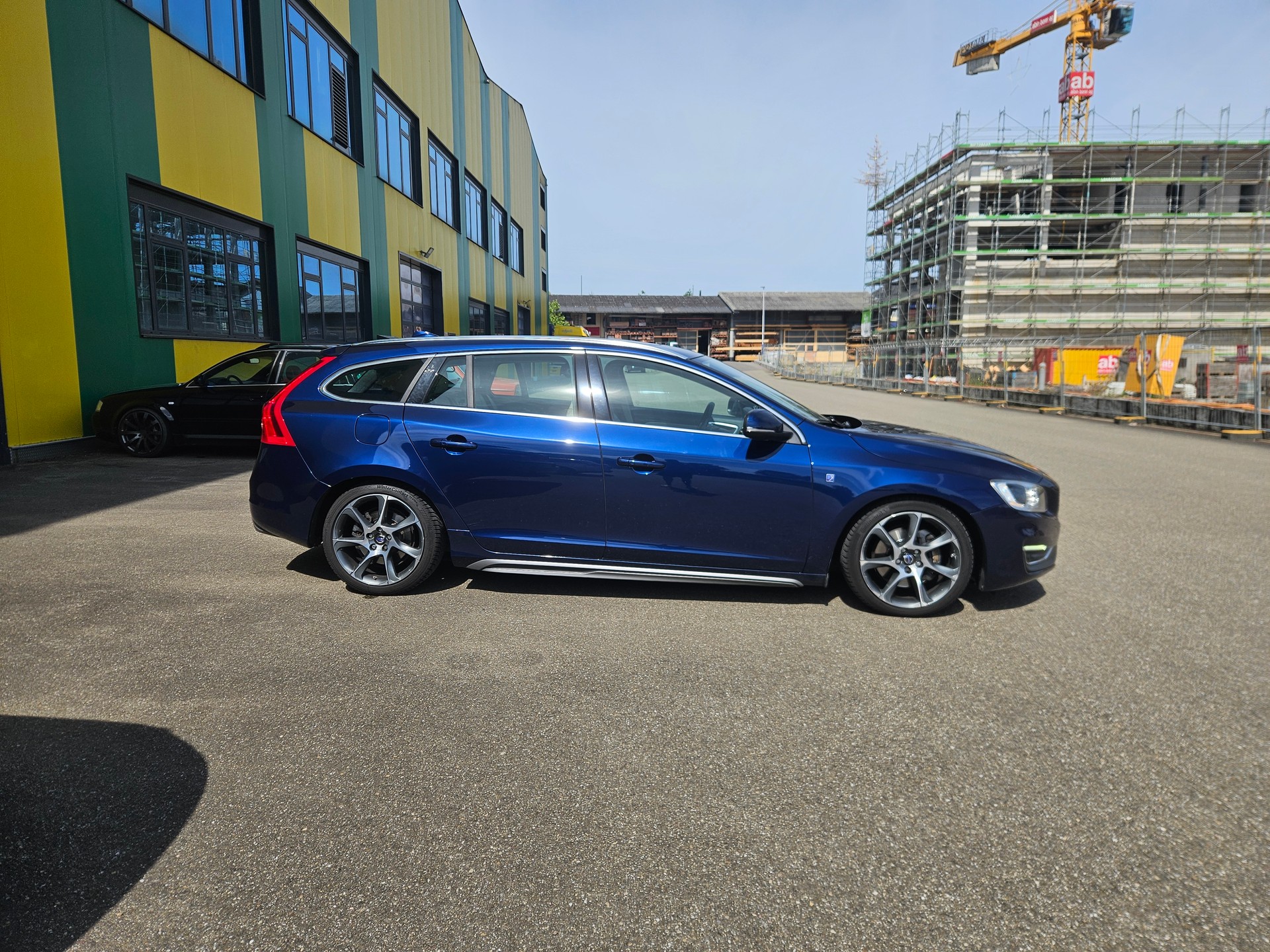 VOLVO V60 D5 OceanRace Geartronic-image-2