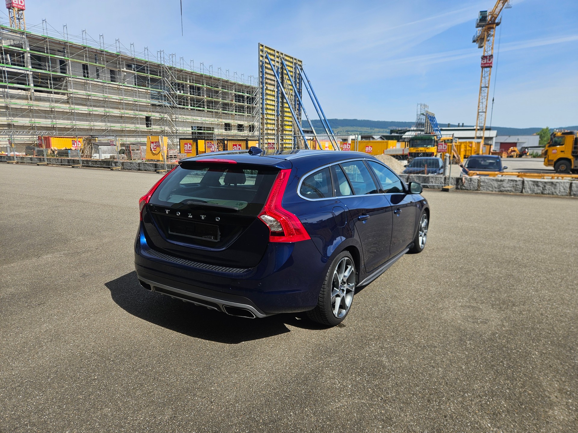 VOLVO V60 D5 OceanRace Geartronic-image-4