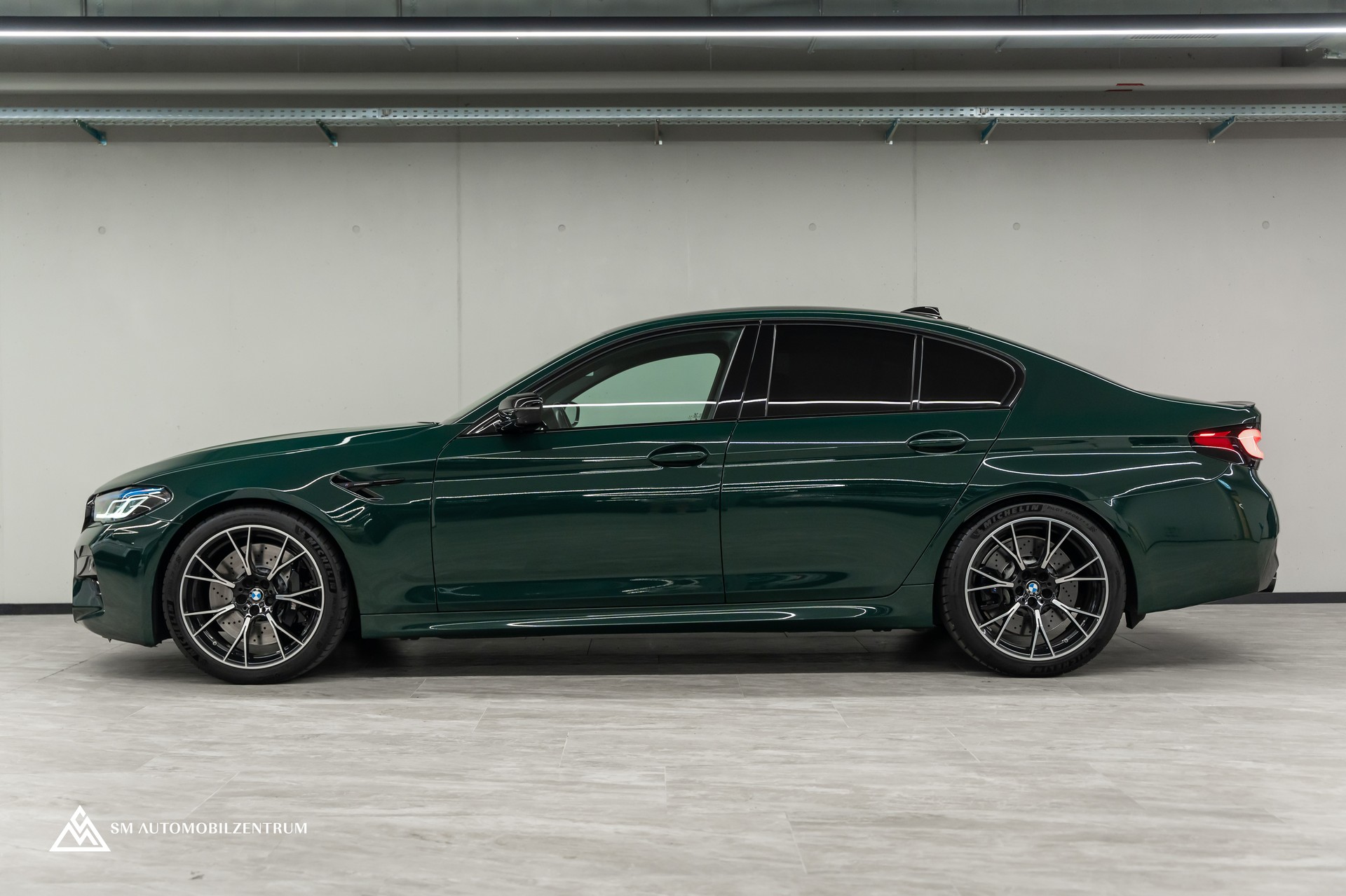 BMW M5 Competition xDrive / Laserlight / 360° / Sitzbelüftung / Head-Up-image-5