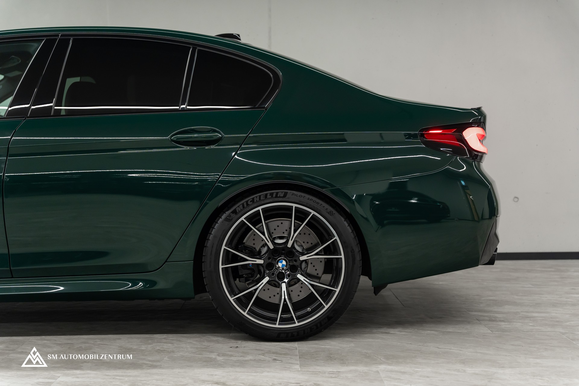 BMW M5 Competition xDrive / Laserlight / 360° / Sitzbelüftung / Head-Up-image-7