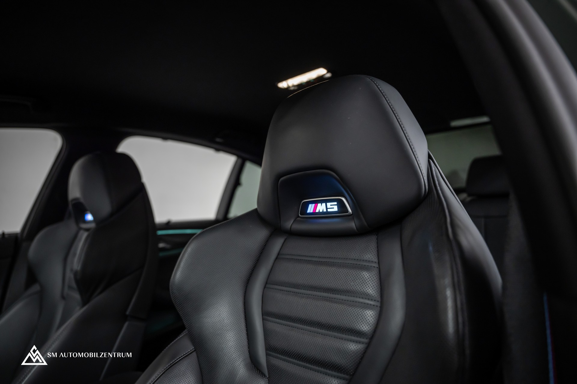 BMW M5 Competition xDrive / Laserlight / 360° / Sitzbelüftung / Head-Up-image-26