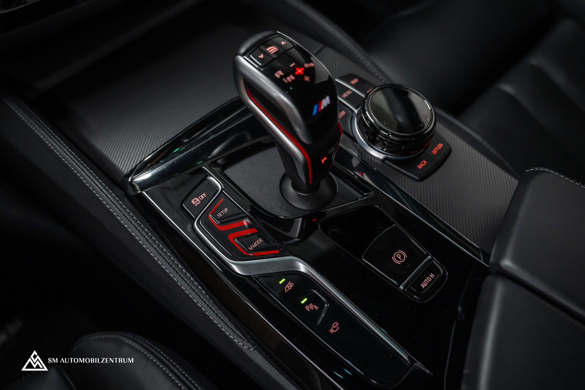 BMW M5 Competition xDrive / Laserlight / 360° / Sitzbelüftung / Head-Up-image-32