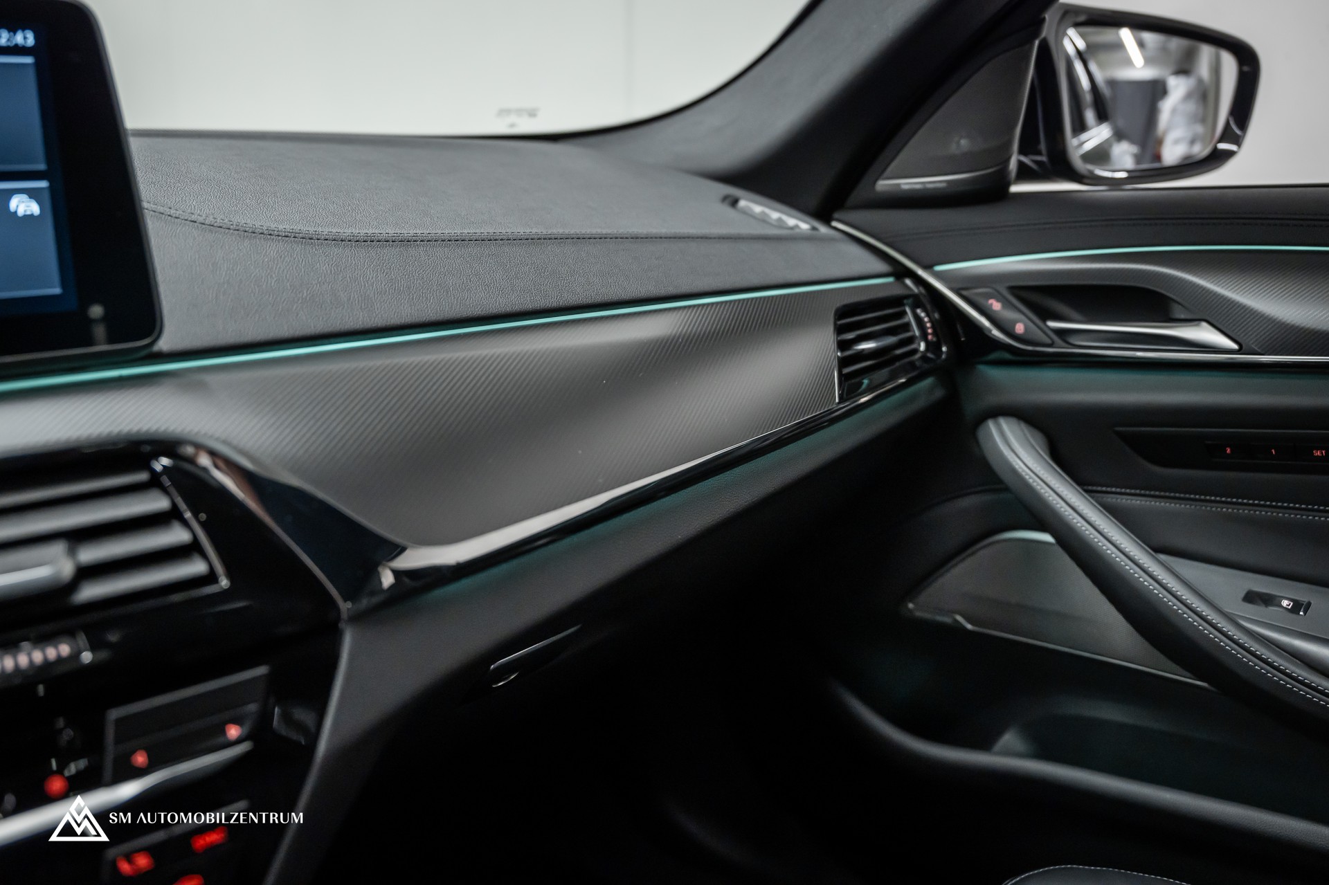 BMW M5 Competition xDrive / Laserlight / 360° / Sitzbelüftung / Head-Up-image-33