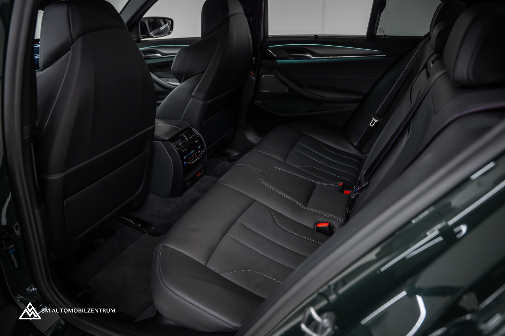 BMW M5 Competition xDrive / Laserlight / 360° / Sitzbelüftung / Head-Up-image-20