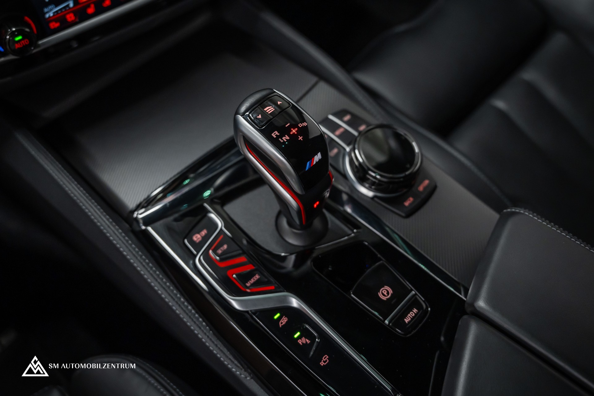 BMW M5 Competition xDrive / Laserlight / 360° / Sitzbelüftung / Head-Up-image-31