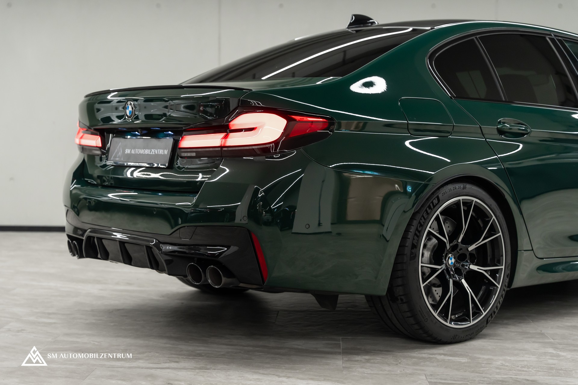 BMW M5 Competition xDrive / Laserlight / 360° / Sitzbelüftung / Head-Up-image-9