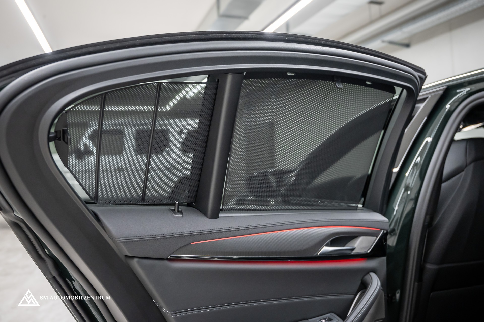BMW M5 Competition xDrive / Laserlight / 360° / Sitzbelüftung / Head-Up-image-19