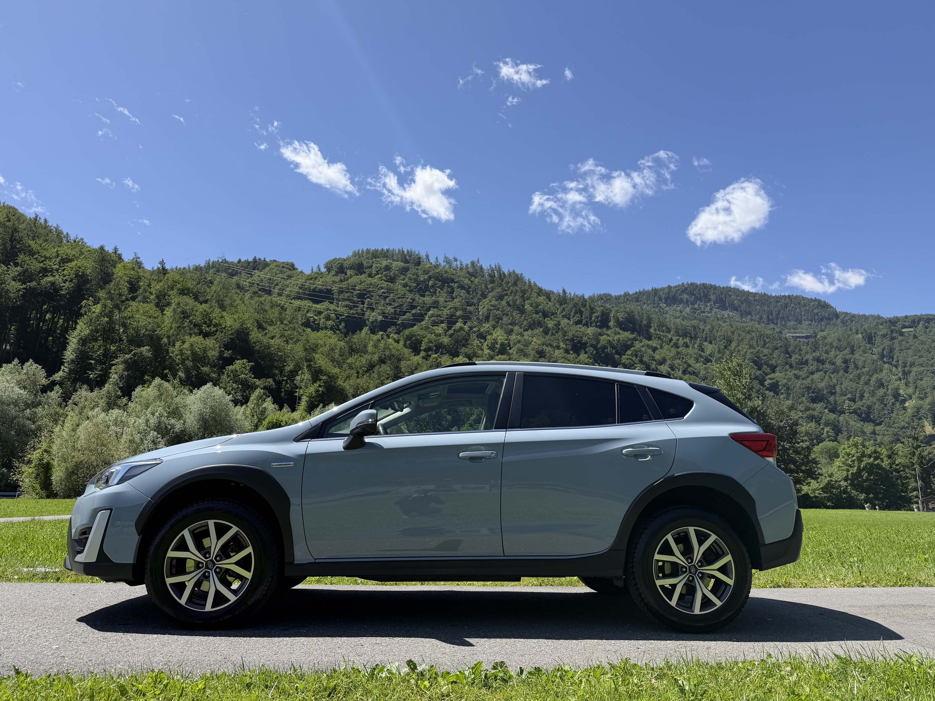 SUBARU XV 2.0i e-Boxer Luxury-image-4