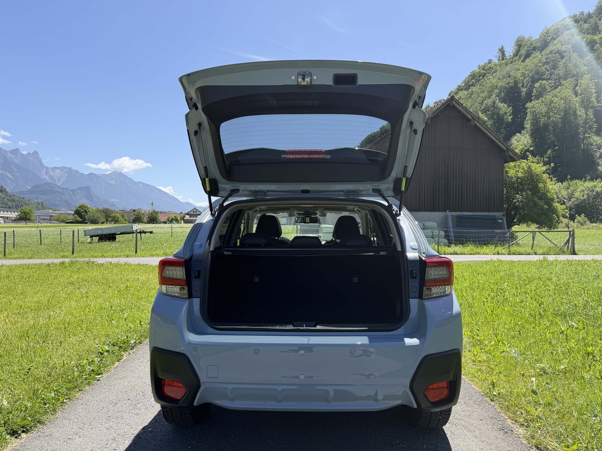 SUBARU XV 2.0i e-Boxer Luxury-image-6