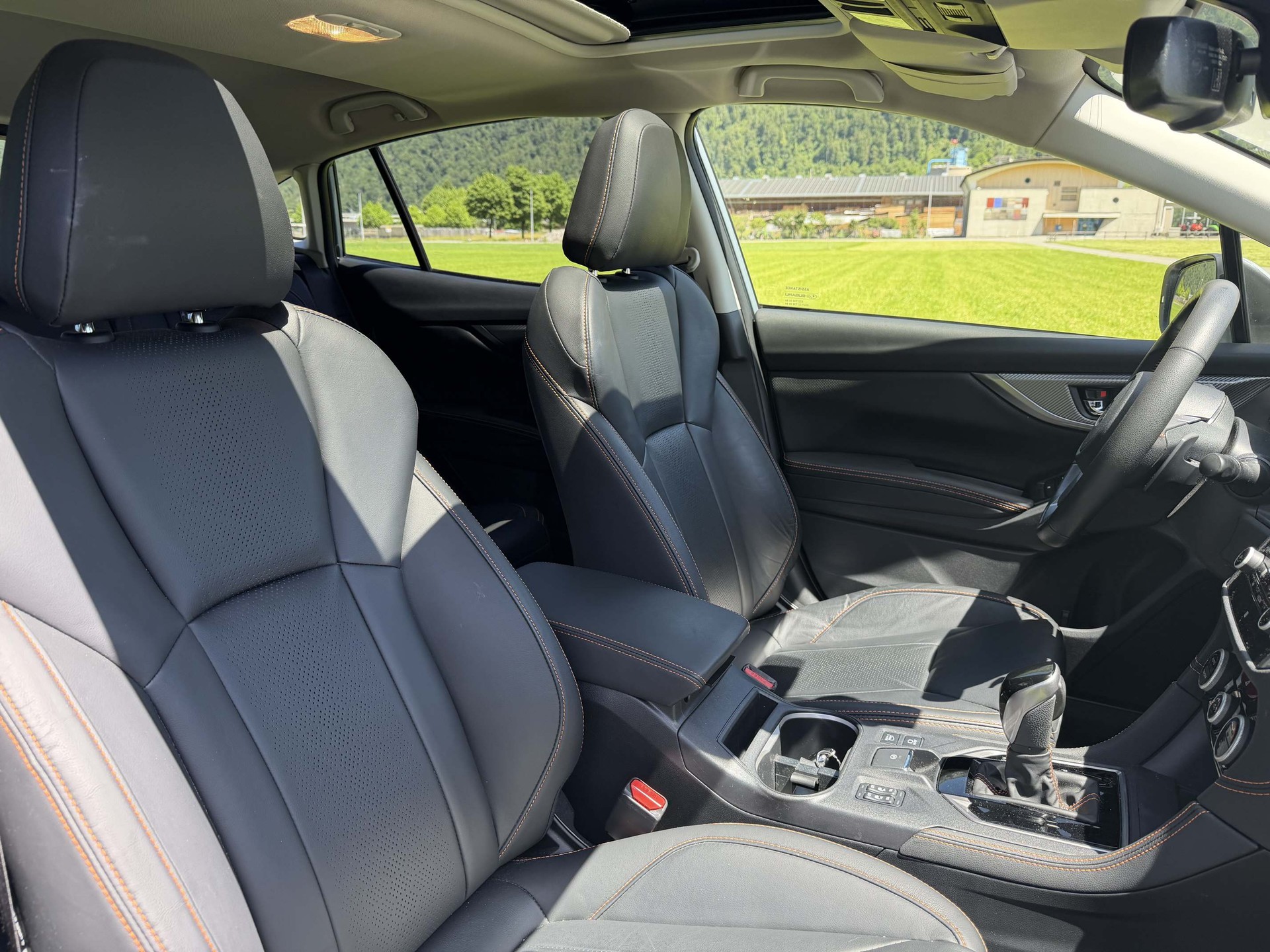 SUBARU XV 2.0i e-Boxer Luxury-image-10