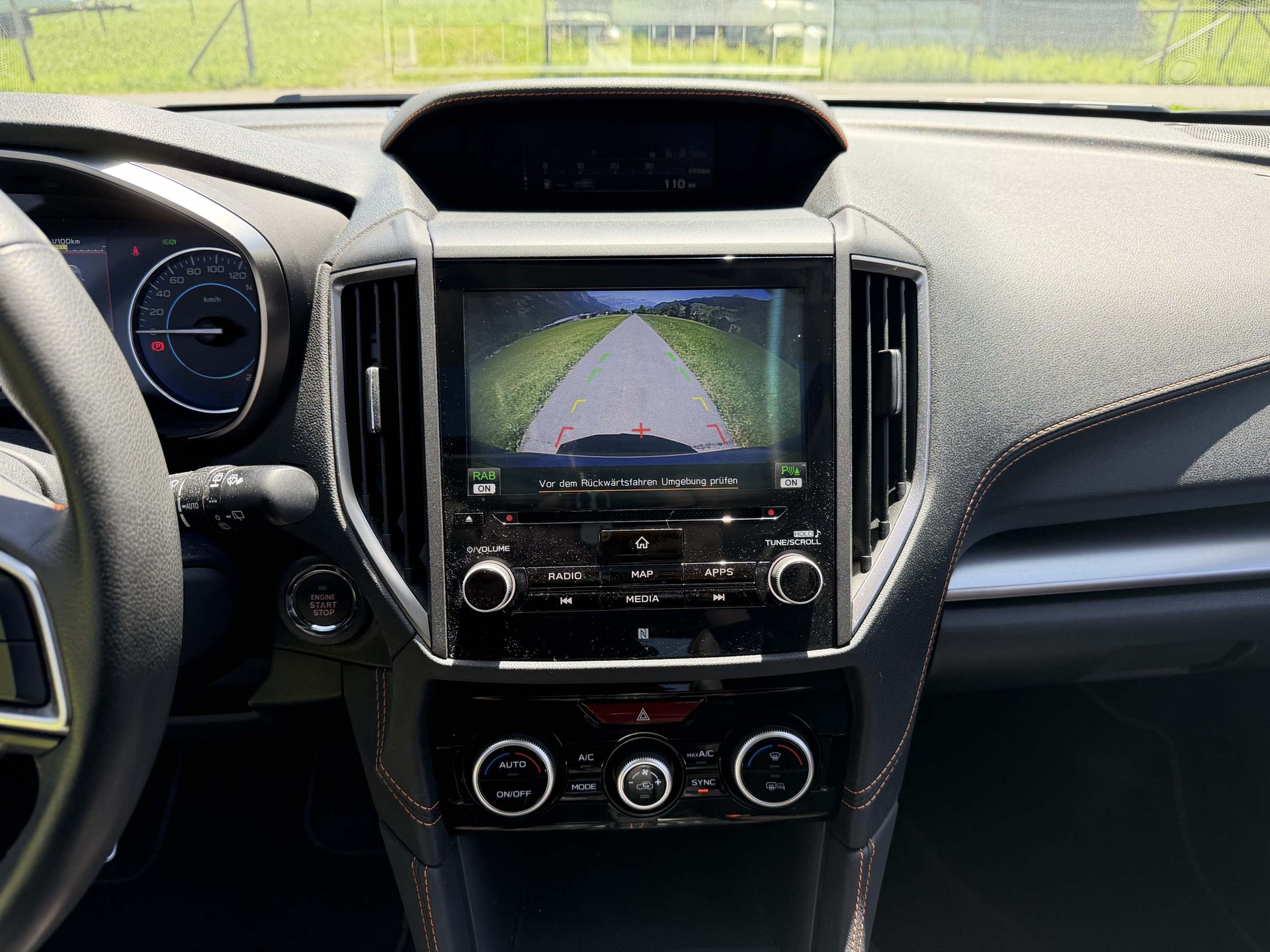 SUBARU XV 2.0i e-Boxer Luxury-image-13