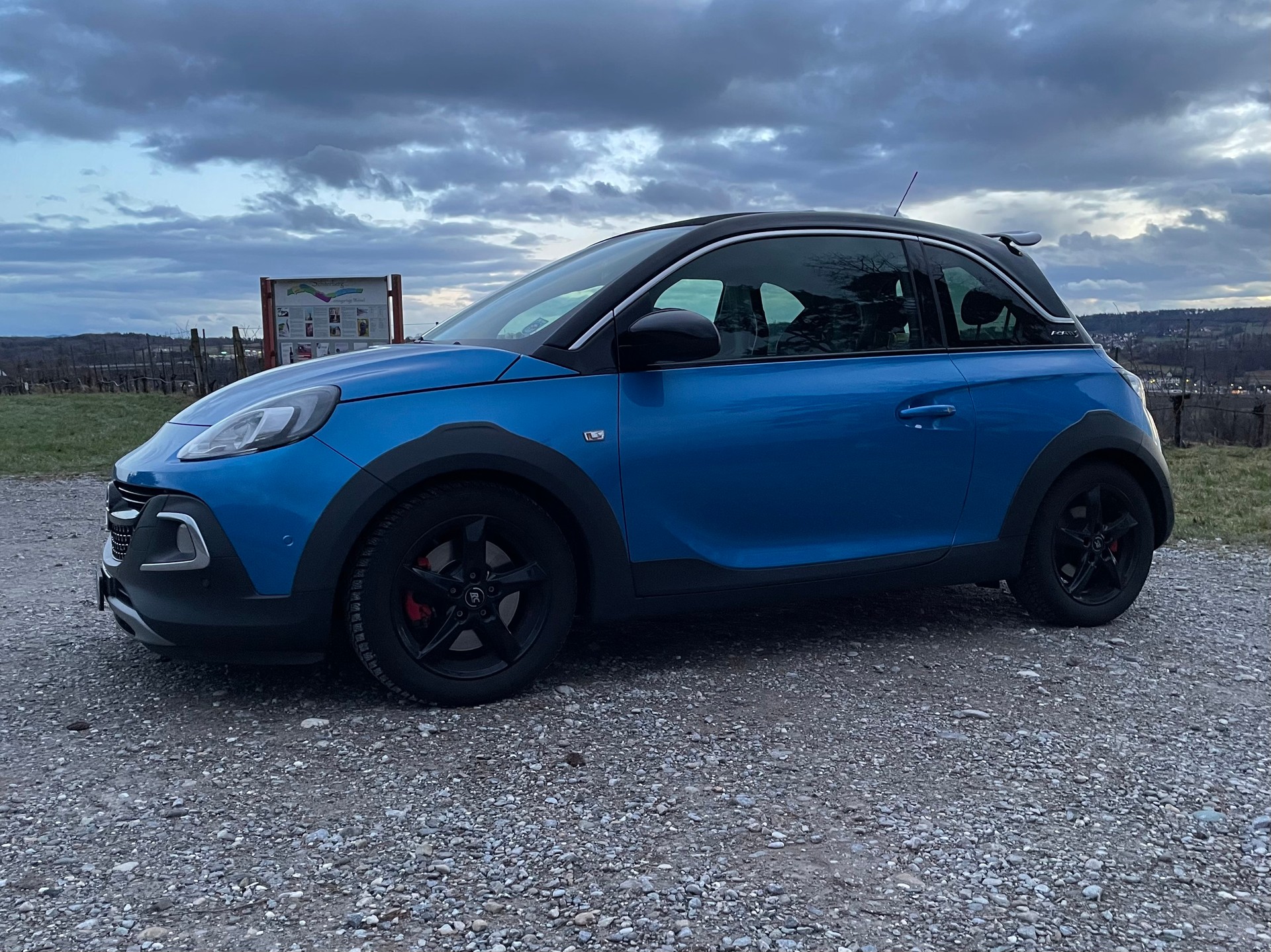 OPEL Adam 1.4 Turbo Rocks S-image-4