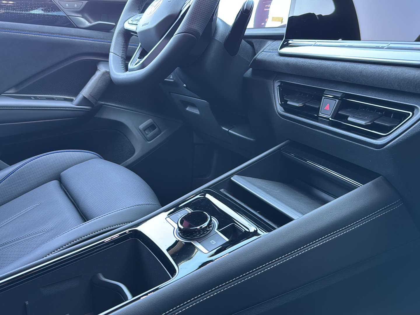 VW Tayron 2.0 TSI R-Line Plus DSG 4Motion-image-11