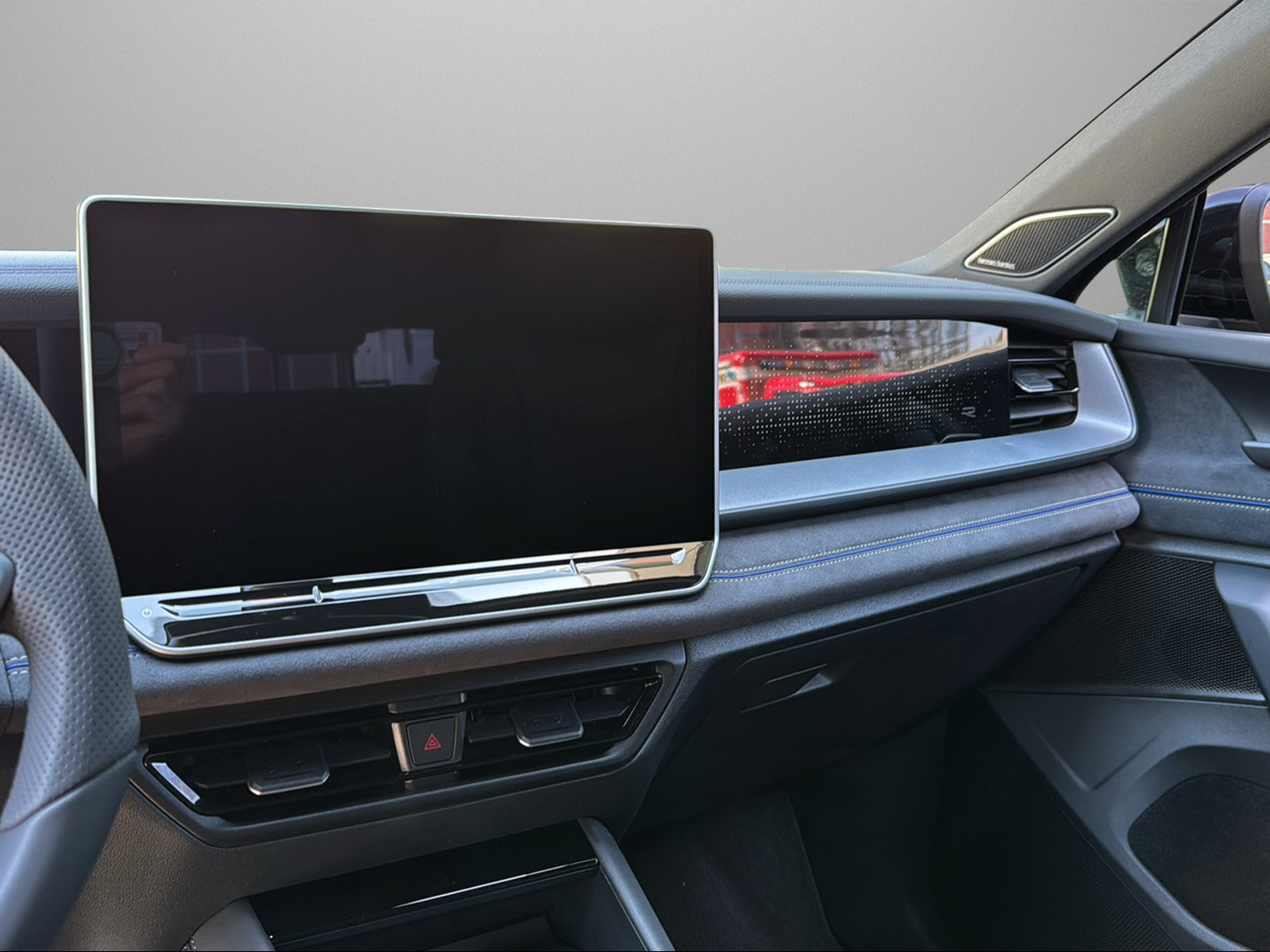 VW Tayron 2.0 TSI R-Line Plus DSG 4Motion-image-10