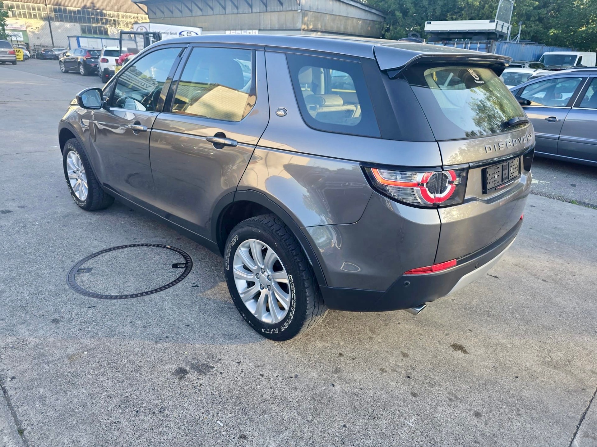 LAND ROVER Discovery Sport 2.0 TD4 SE-image-3