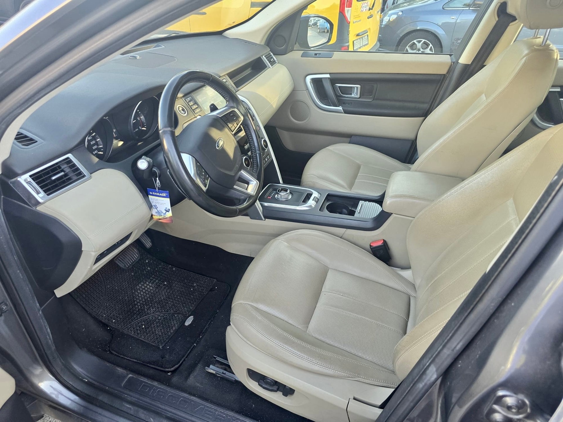 LAND ROVER Discovery Sport 2.0 TD4 SE-image-9