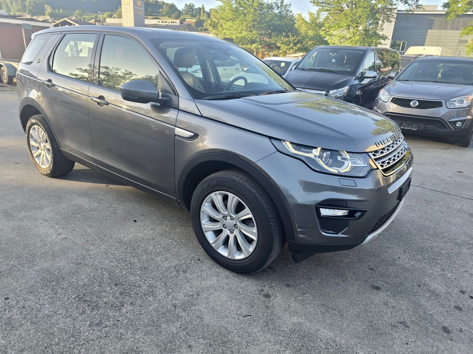 LAND ROVER Discovery Sport 2.0 TD4 SE-image-1