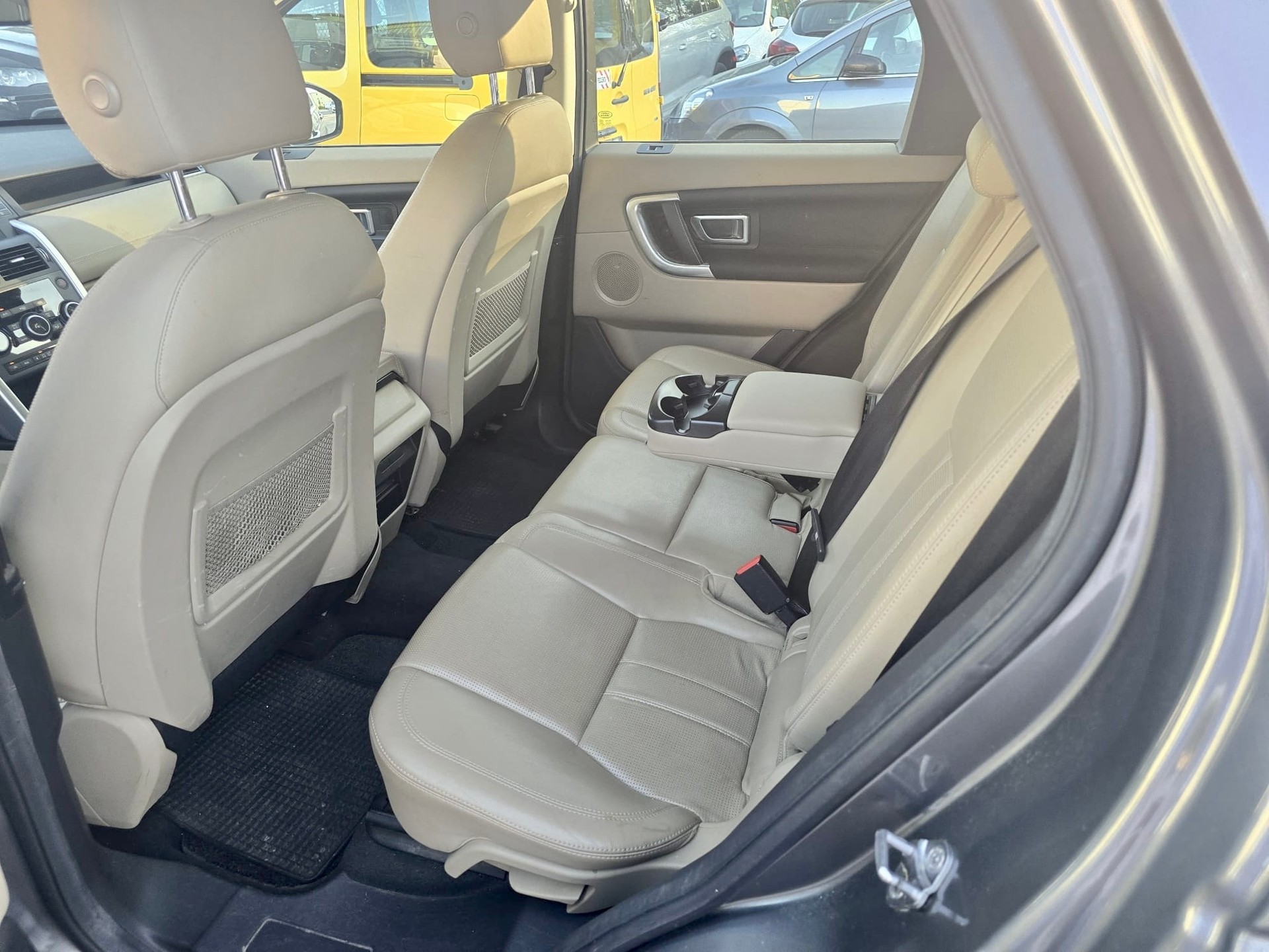 LAND ROVER Discovery Sport 2.0 TD4 SE-image-12