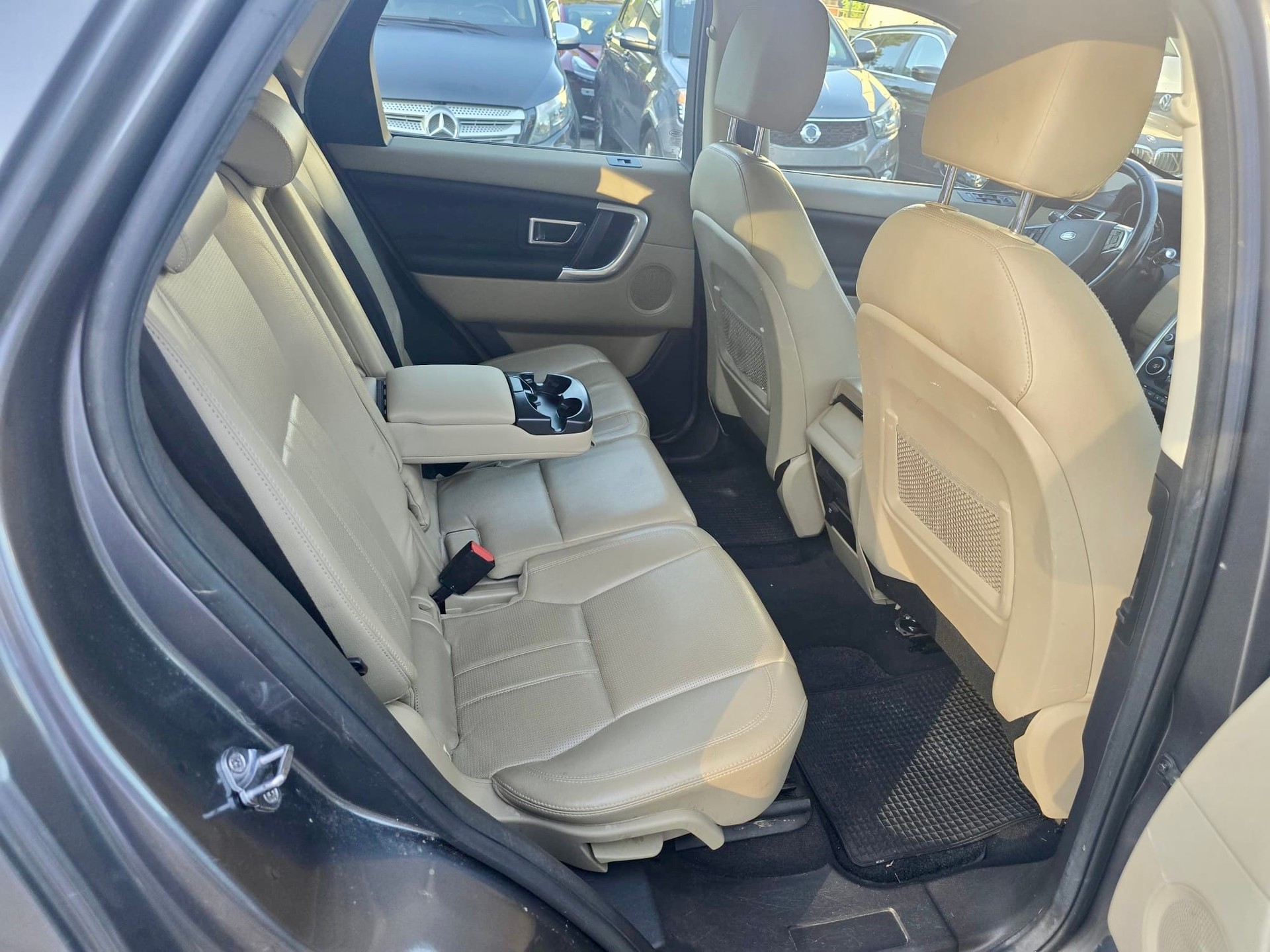 LAND ROVER Discovery Sport 2.0 TD4 SE-image-11