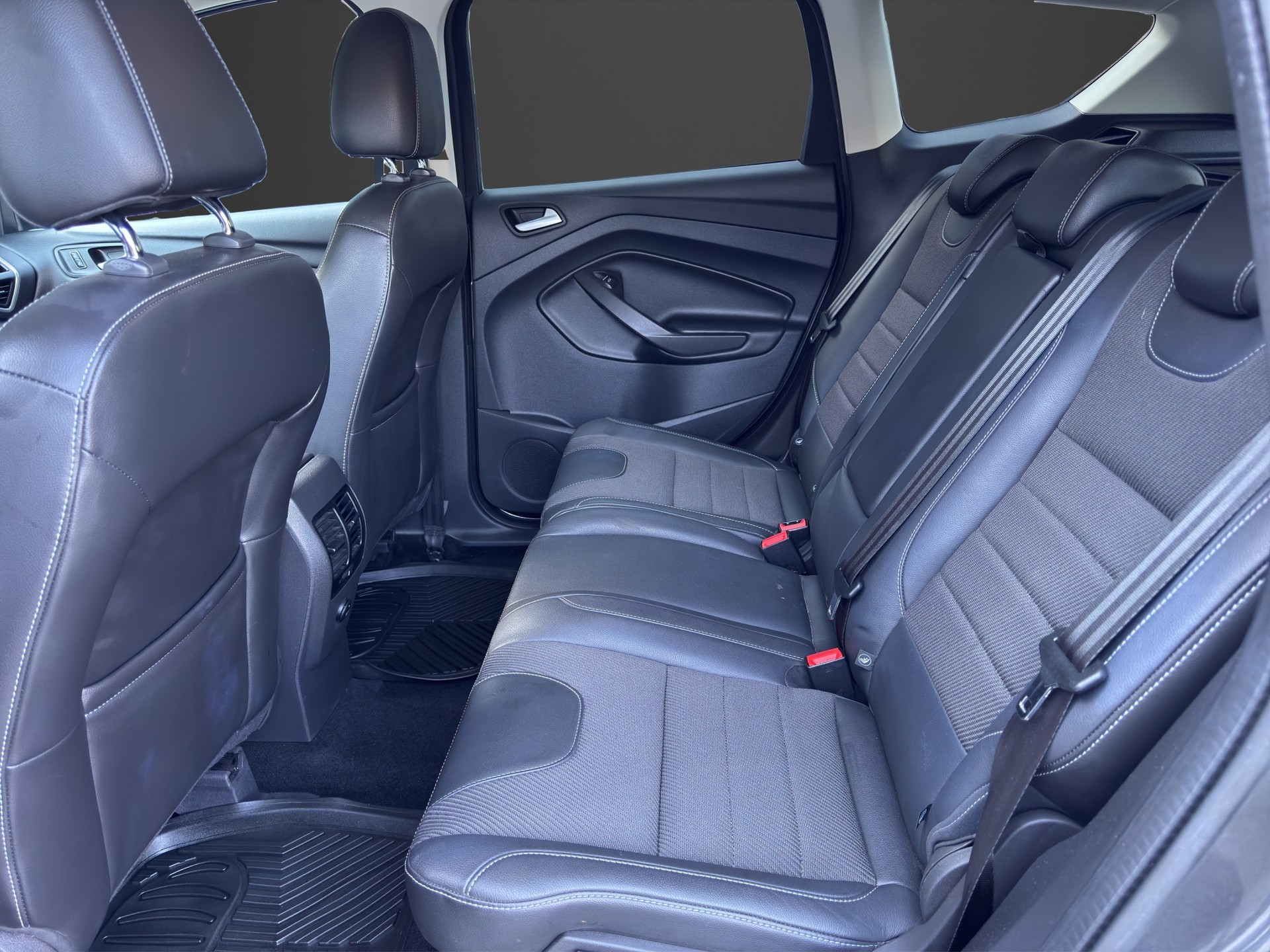 FORD Kuga 2.0 TDCi Carving 4WD PowerShift-image-14