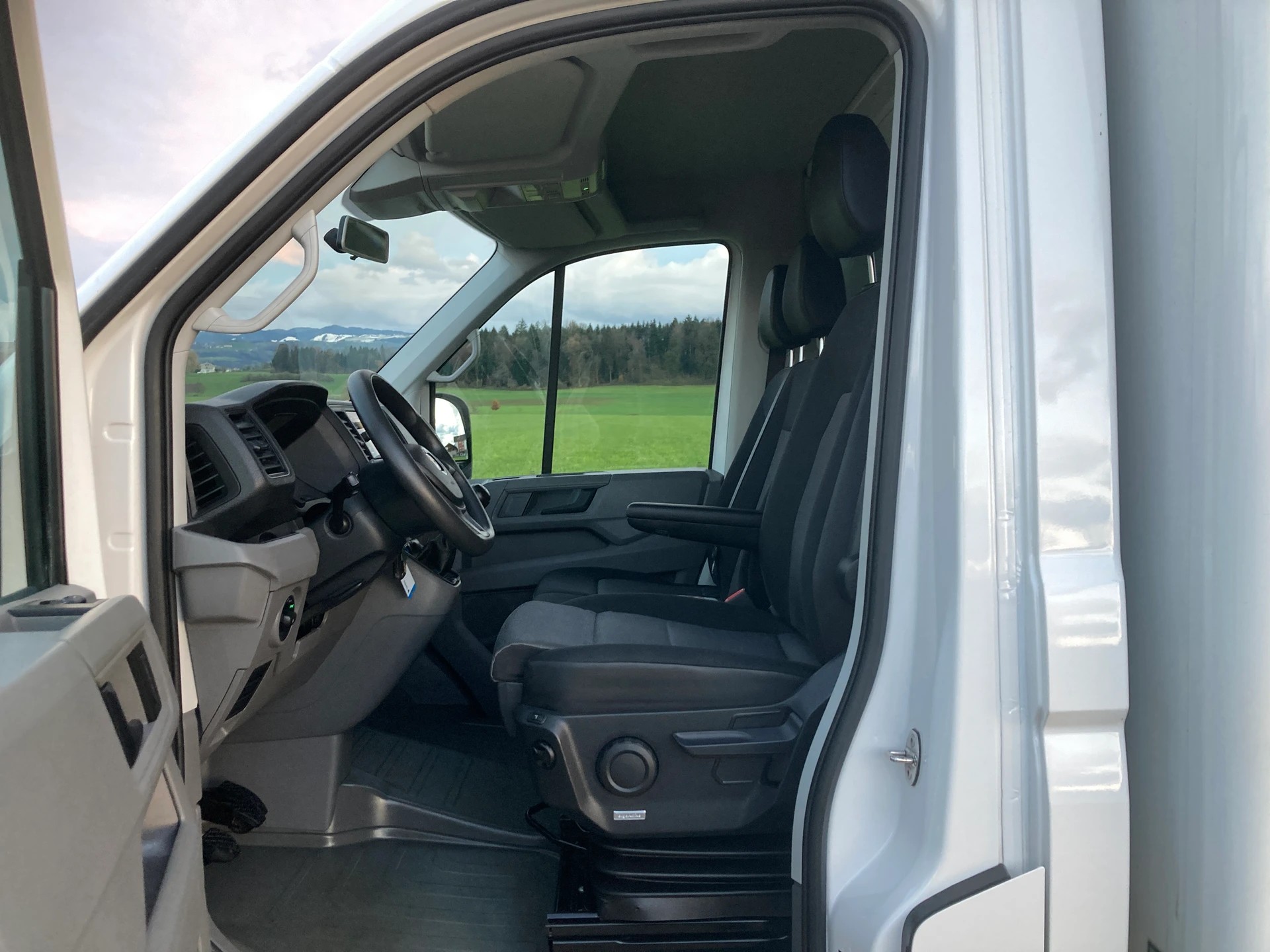 VW Crafter 35 2.0 BiTDI L4 mit Hebebühne-image-9