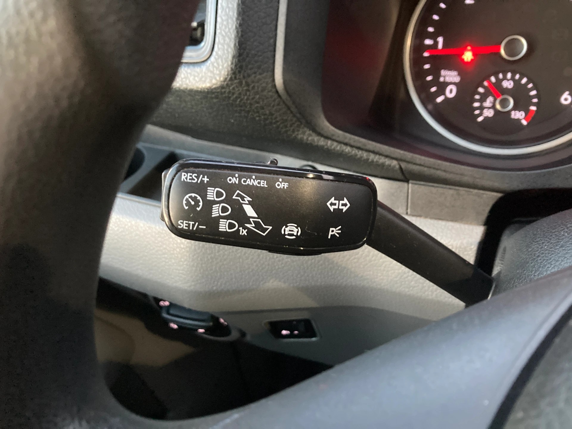 VW Crafter 35 2.0 BiTDI L4 mit Hebebühne-image-14