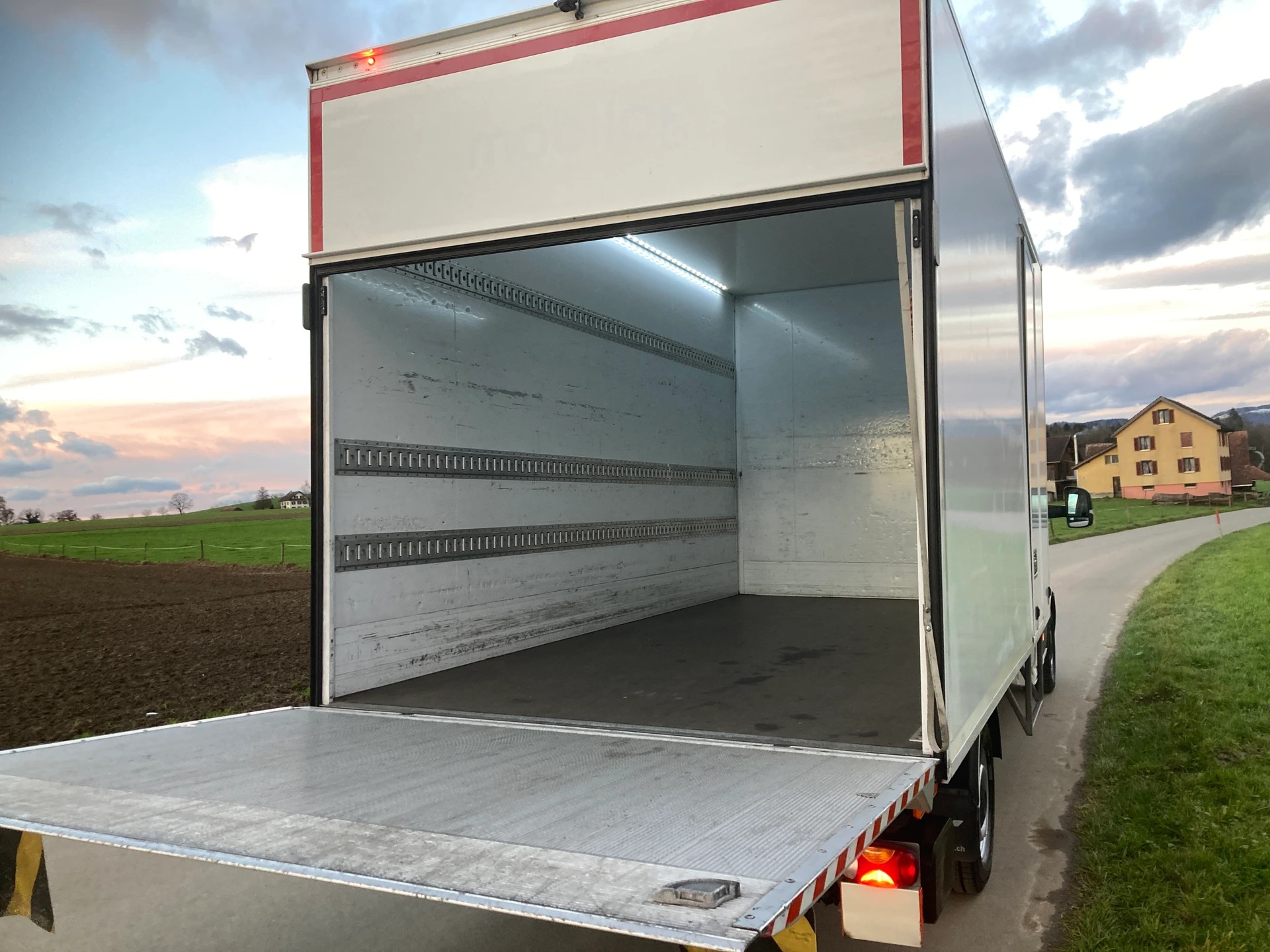 VW Crafter 35 2.0 BiTDI L4 mit Hebebühne-image-5