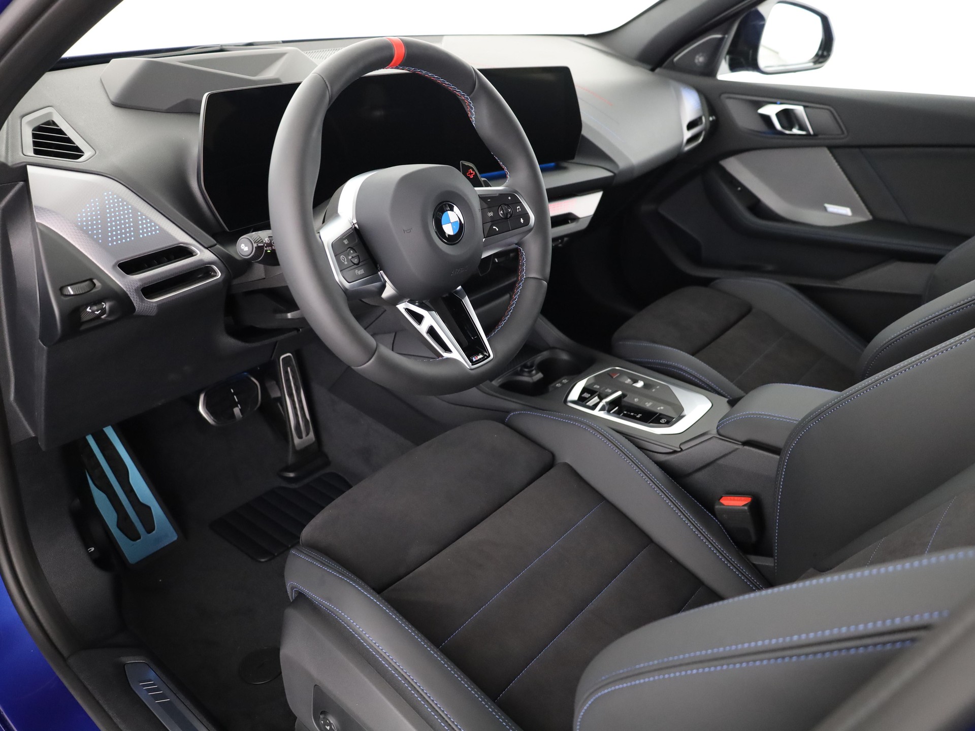 BMW M135i xDrive-image-12