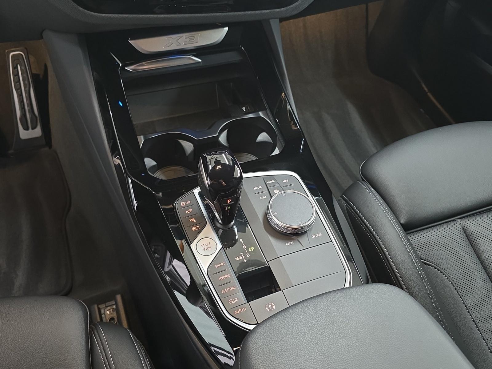 BMW X3 30e xDrive SAG-image-16