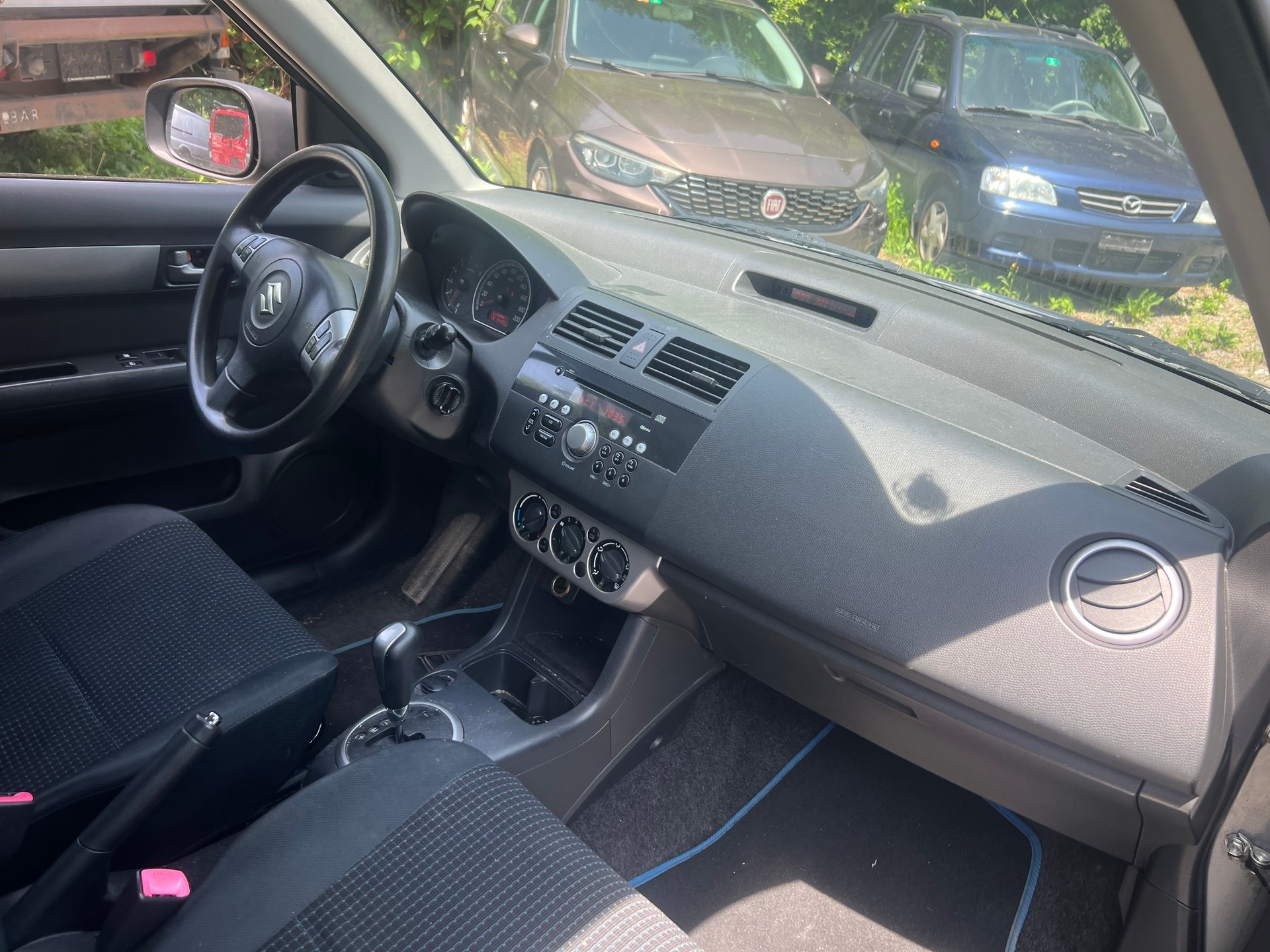 SUZUKI Swift 1.3i 16V GL-image-10