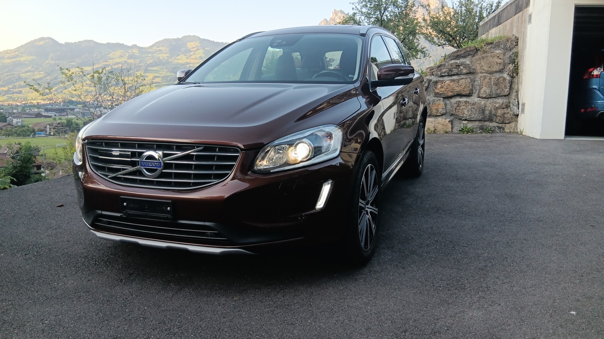 VOLVO XC60 D4 AWD Summum Geartronic-image-0