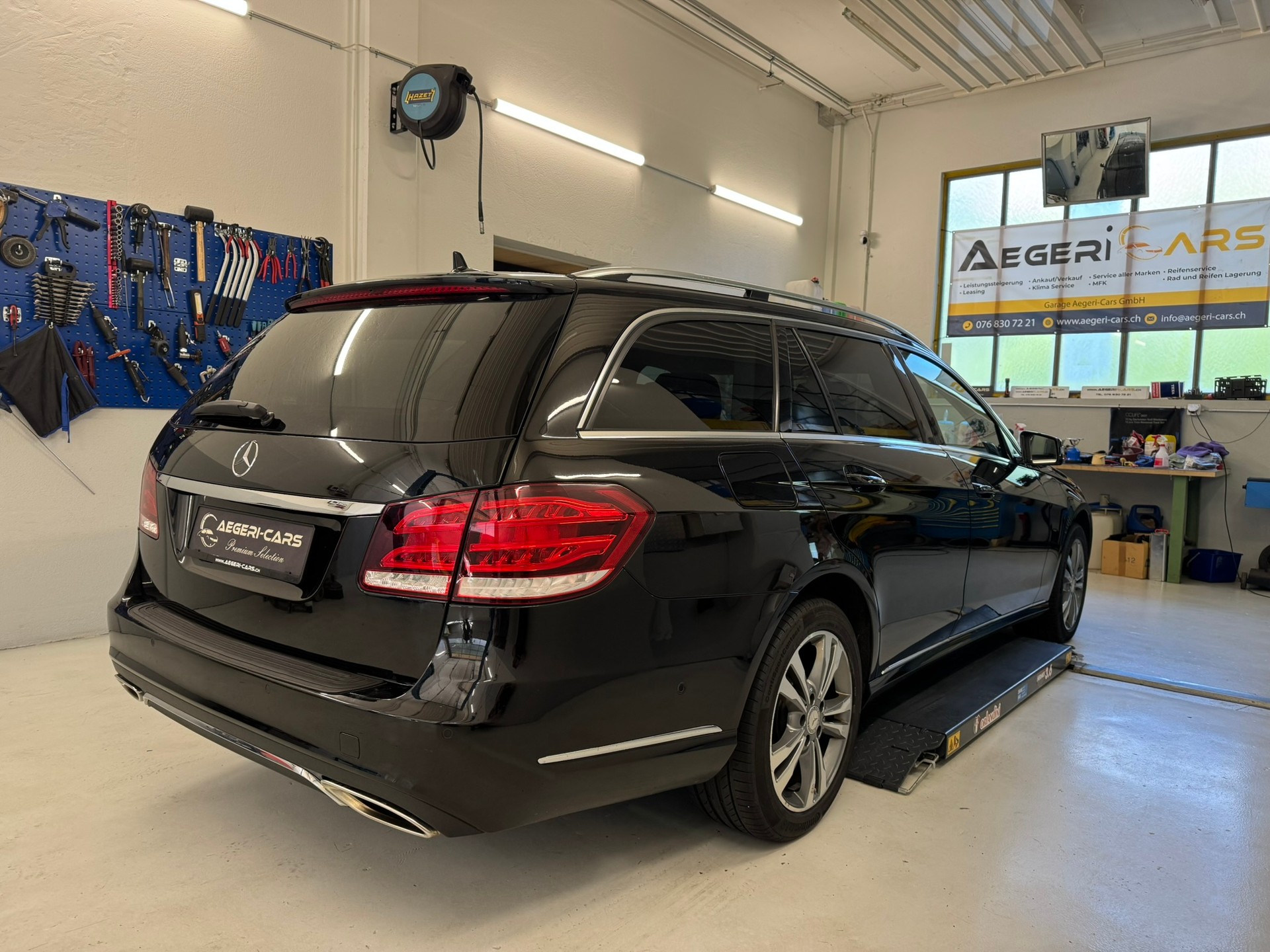 MERCEDES-BENZ E 250 BlueTEC Avantgarde 4Matic 7G-Tronic-image-3