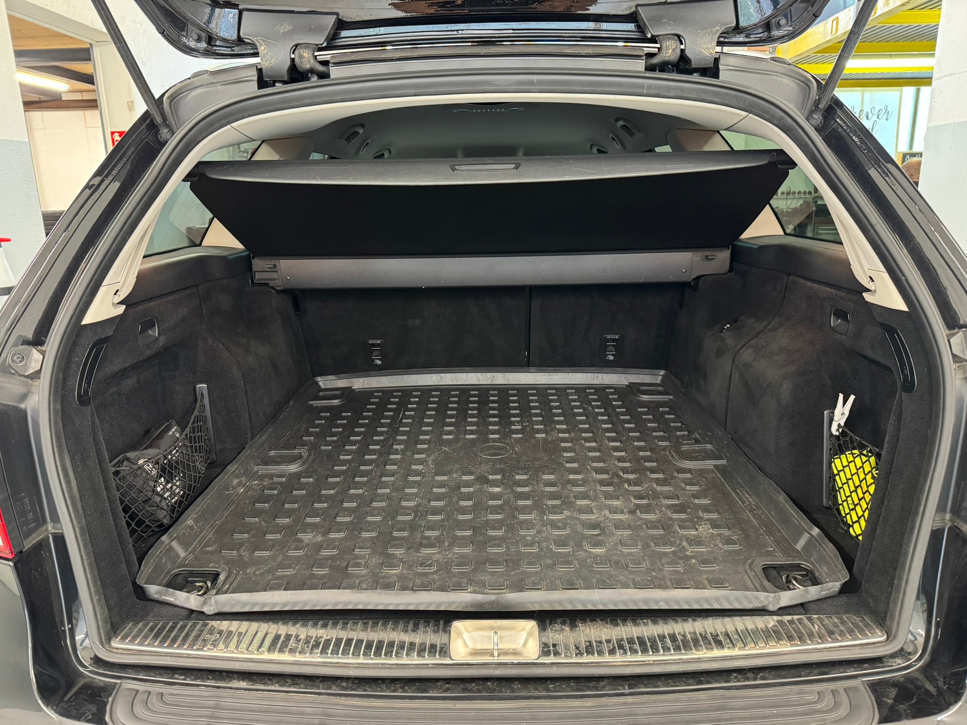 MERCEDES-BENZ E 250 BlueTEC Avantgarde 4Matic 7G-Tronic-image-14