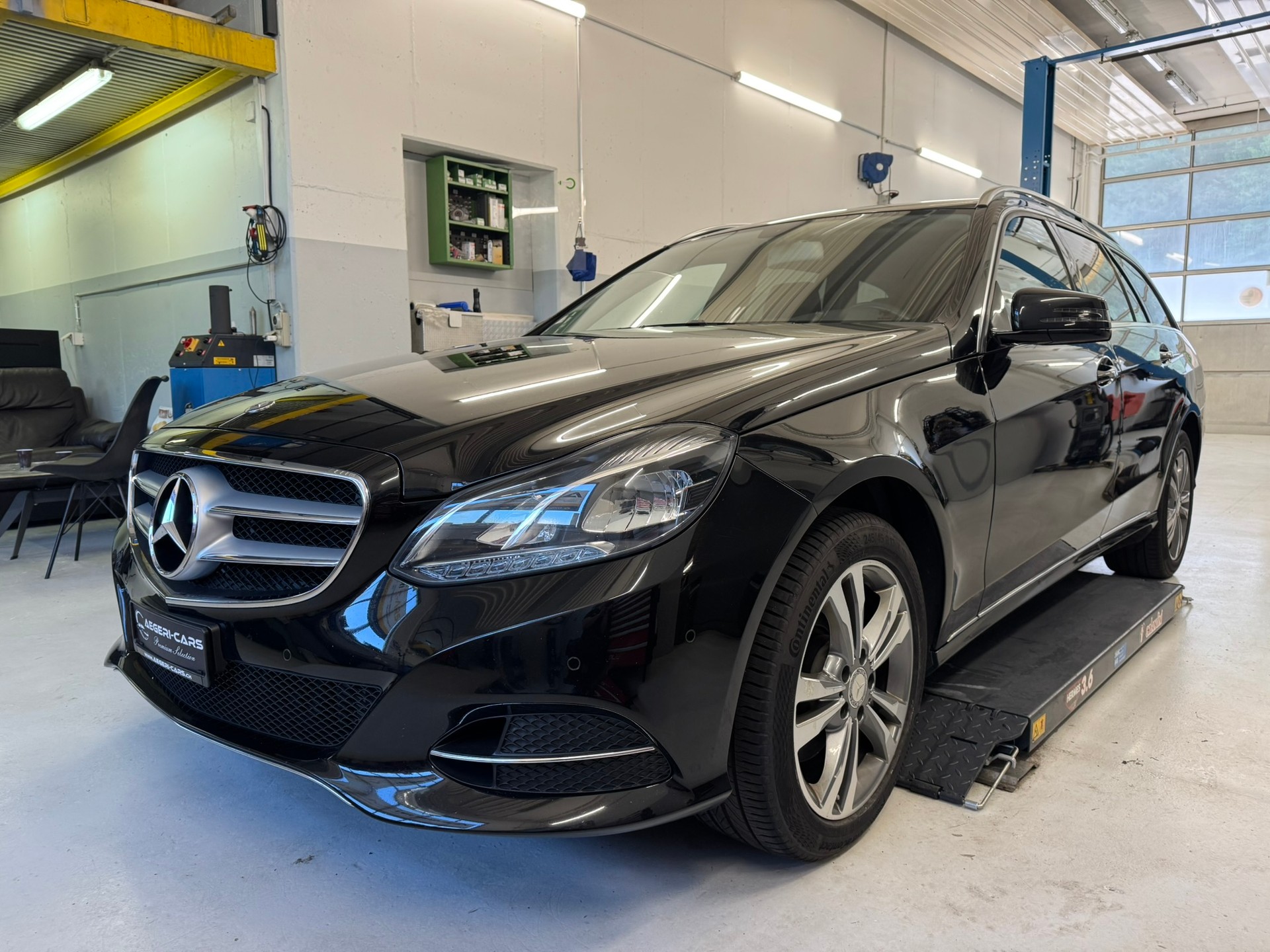 MERCEDES-BENZ E 250 BlueTEC Avantgarde 4Matic 7G-Tronic-image-0