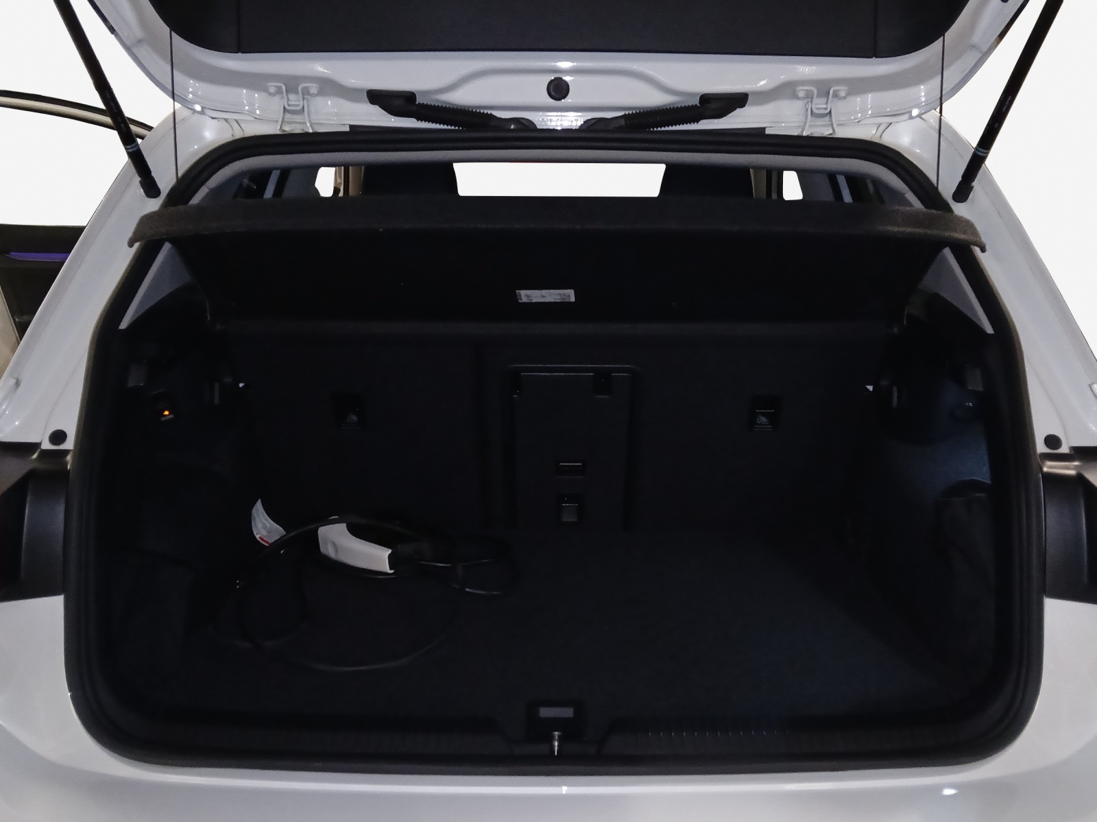VW Golf 1.4 TSI PHEV Selection-image-11