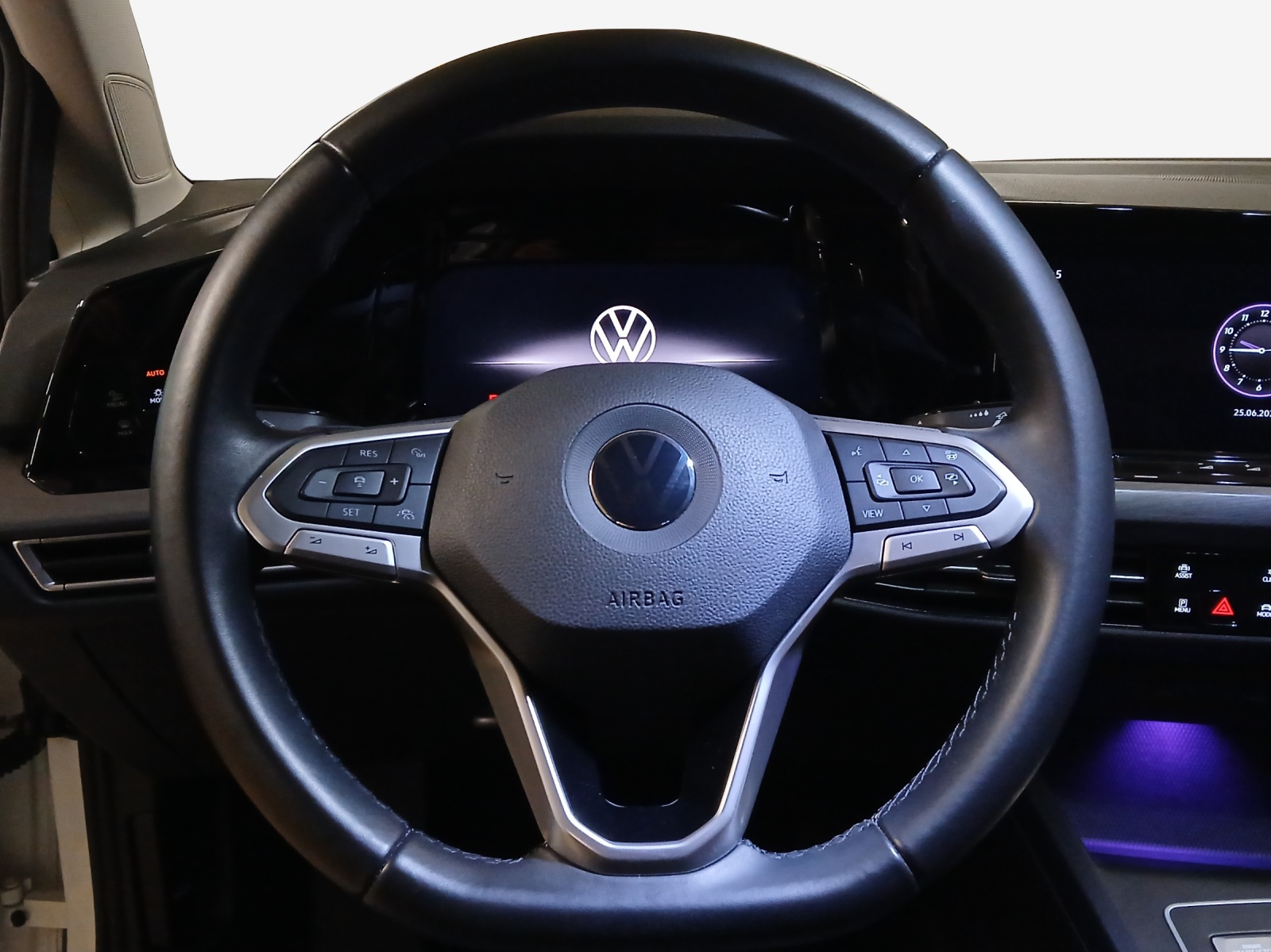 VW Golf 1.4 TSI PHEV Selection-image-9