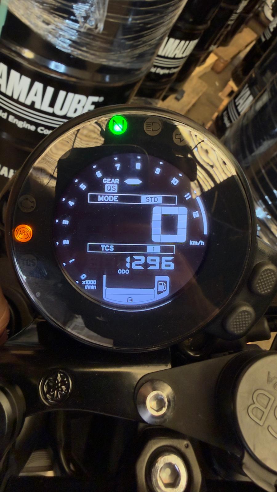 YAMAHA XSR 900 80 Black-image-4