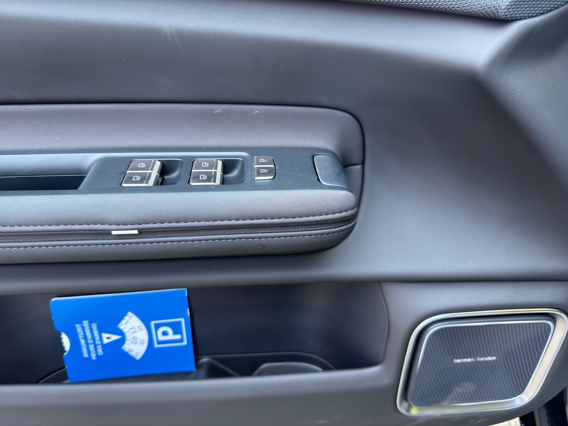 POLESTAR Polestar 4 Long Range Dual 100kWh-image-24