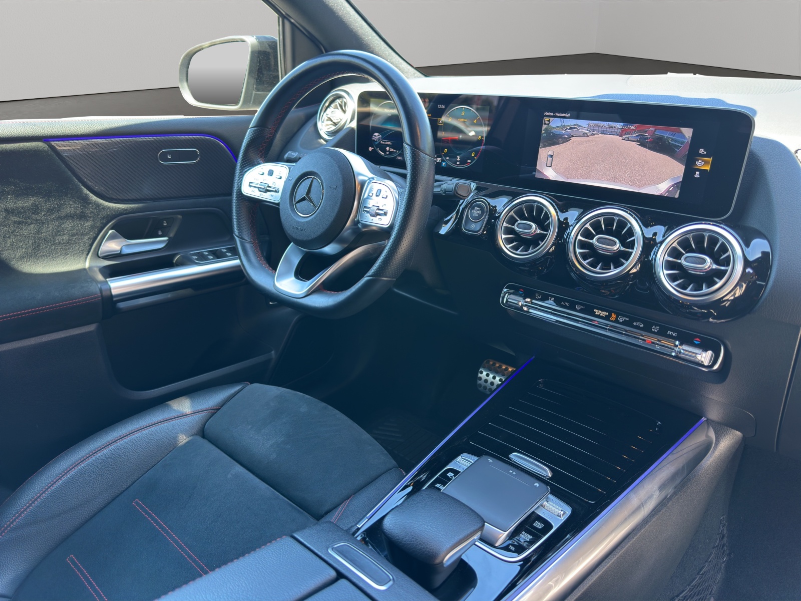 MERCEDES-BENZ B 200 d AMG Line 8G-DCT-image-11