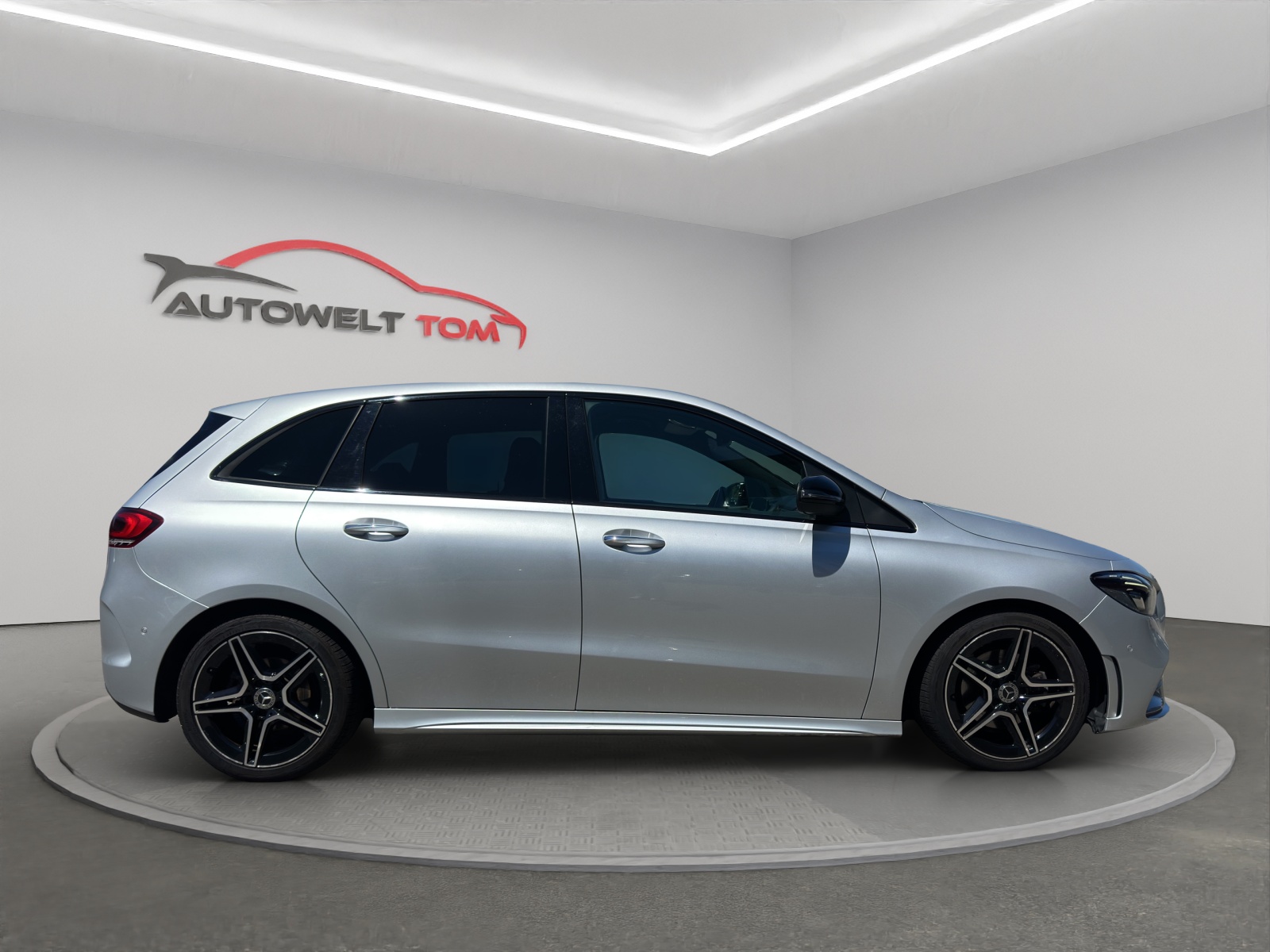 MERCEDES-BENZ B 200 d AMG Line 8G-DCT-image-5