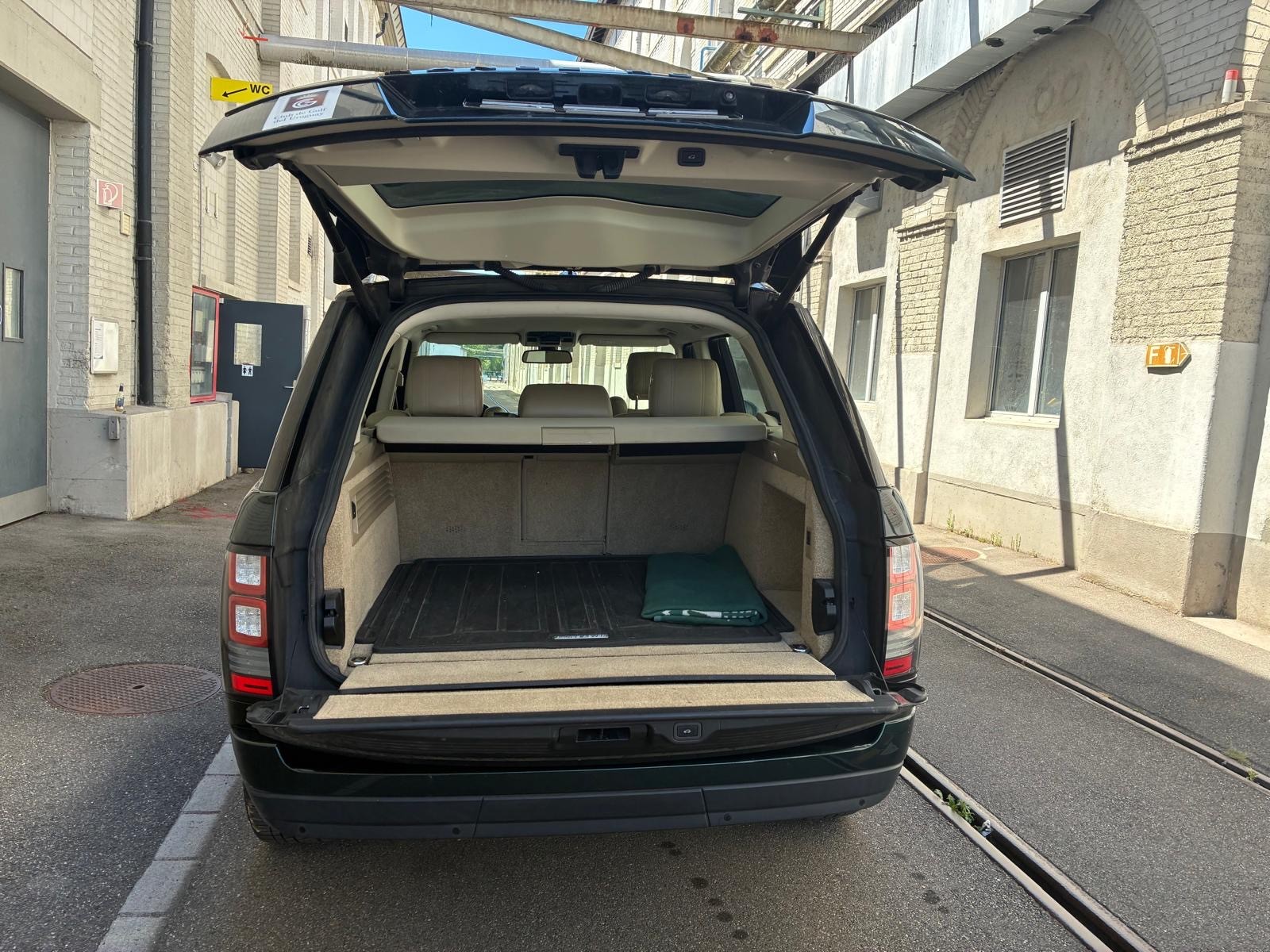 LAND ROVER Range Rover 4.4 SDV8 Vogue Automatic-image-8