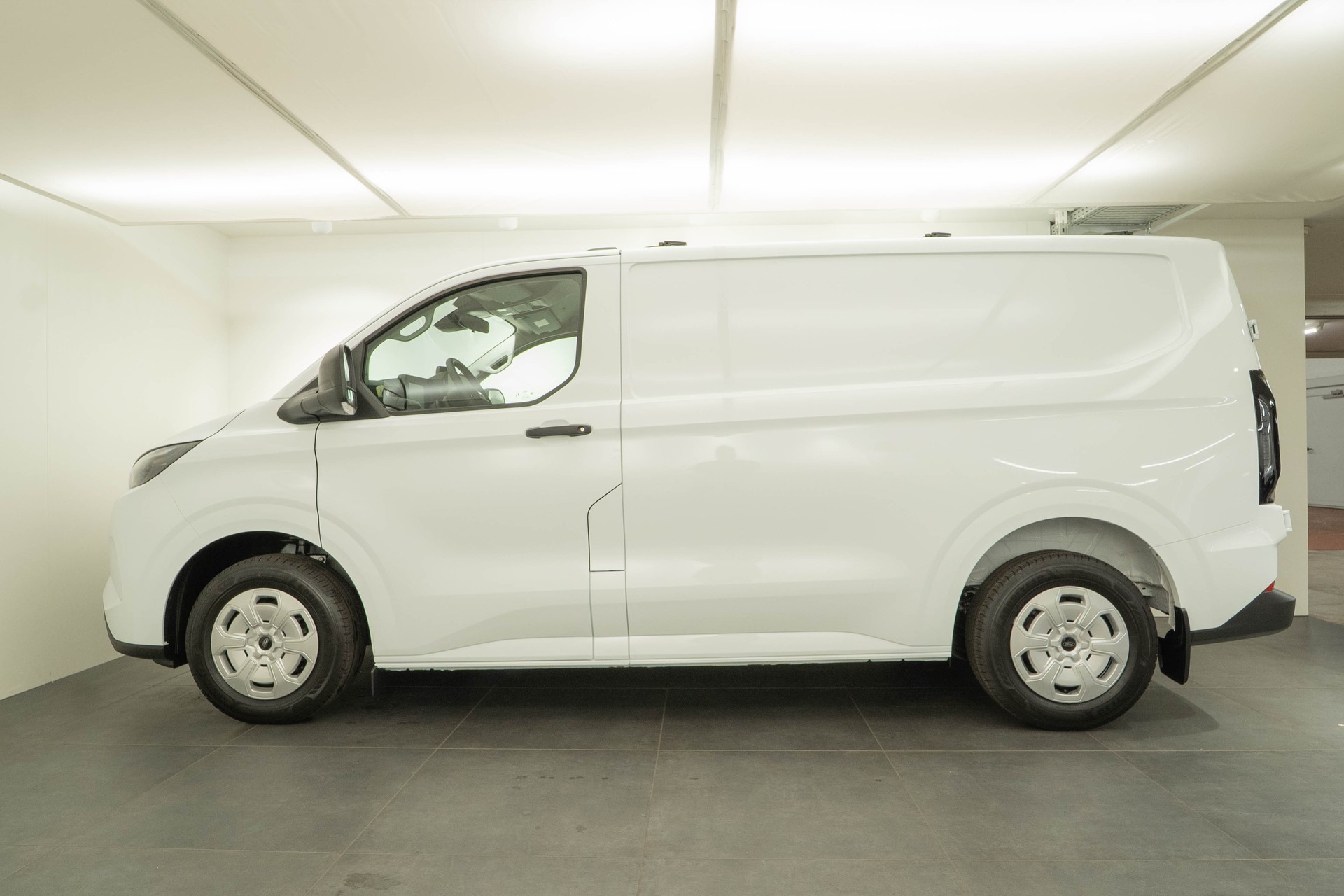 FORD Transit C Van 320 L1 2.5 Duratec 233 Trend PHEV-image-2