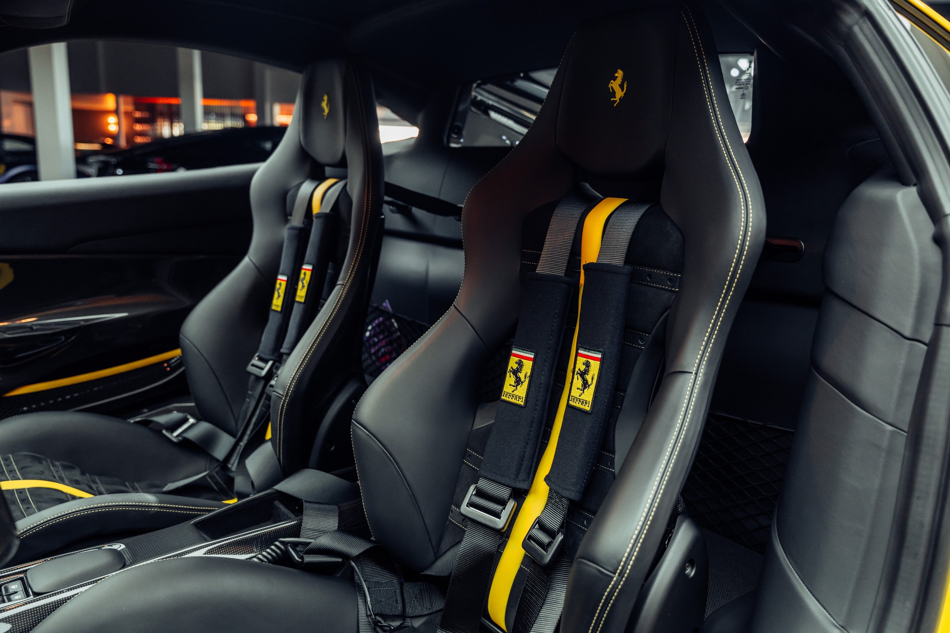 FERRARI 488 Pista 3.9 V8 Giallo Modena-image-6