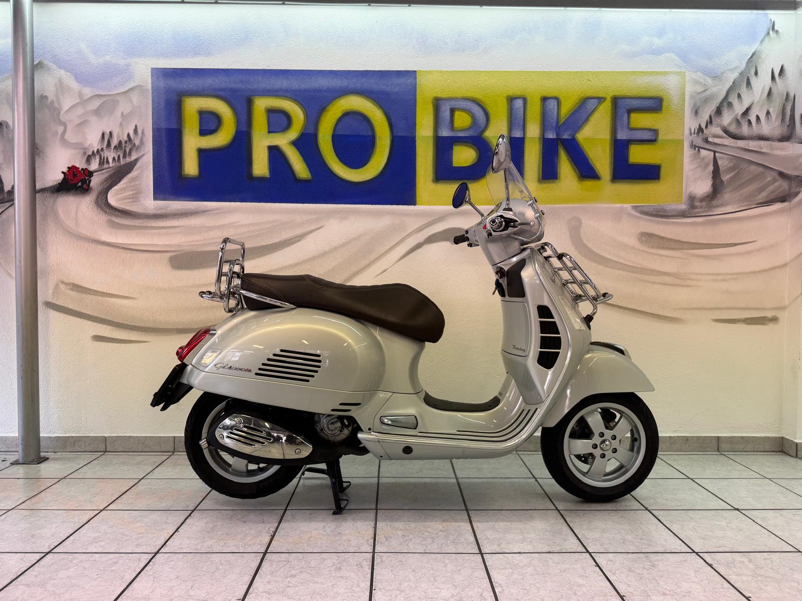 PIAGGIO Vespa GTS 300 i.e.Touring-showroom-element-1