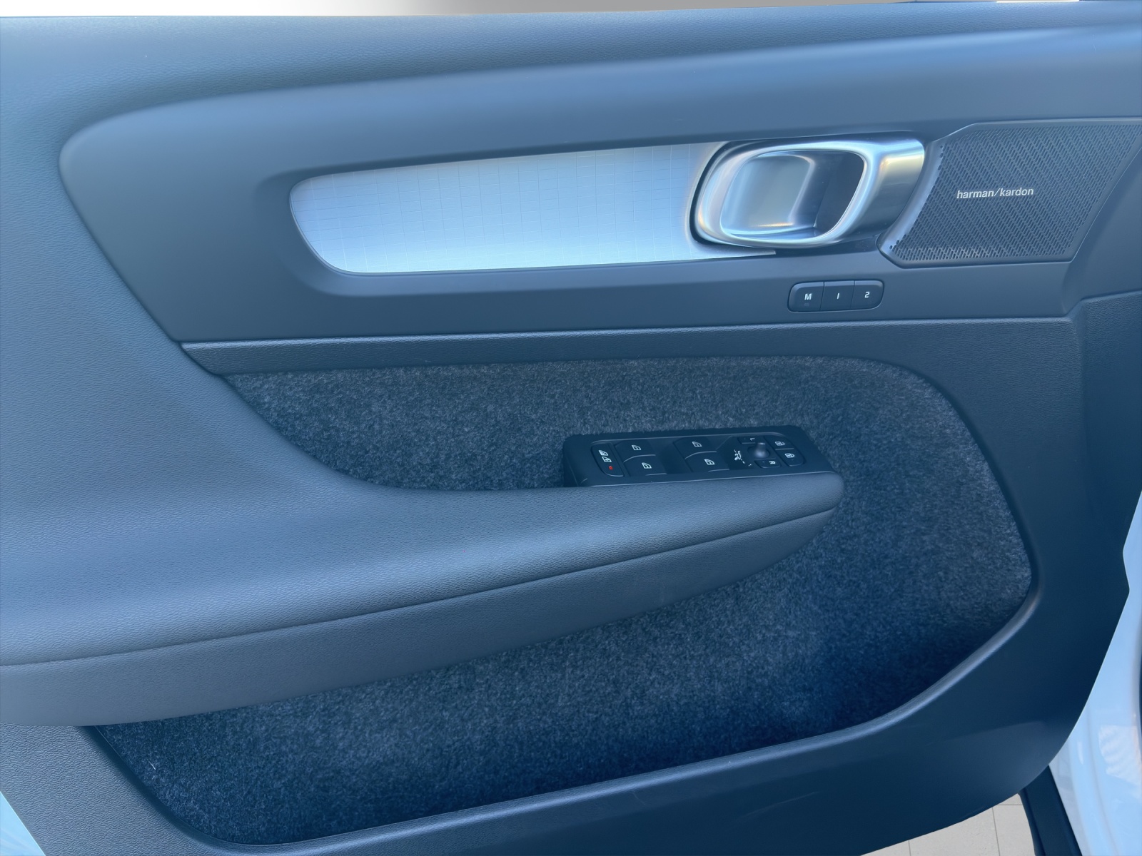 Image VOLVO XC40 XC40 B3 MHD Plus Dark