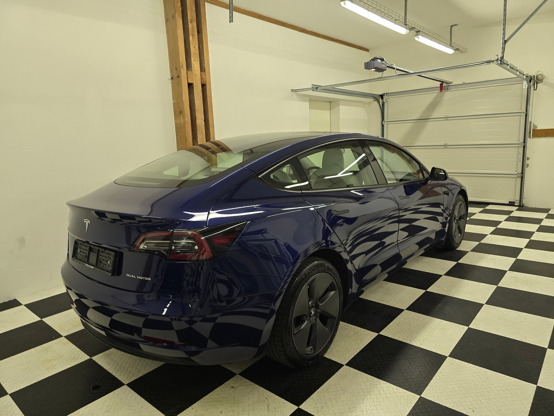 TESLA Model 3 Long Range Dual Motor AWD-image-7